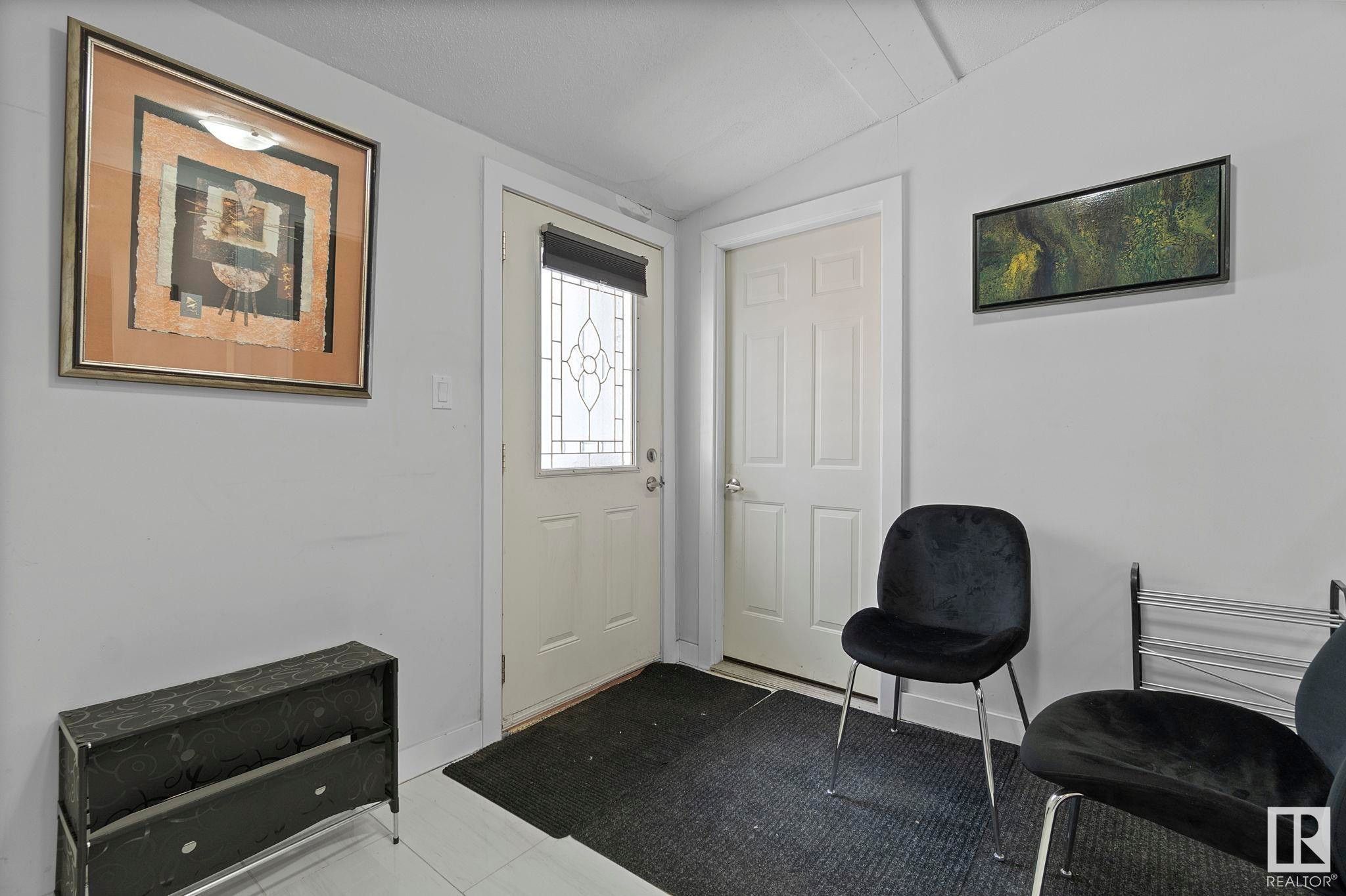












18404 66 Avenue

,
Edmonton,




AB
T5T 2M2

