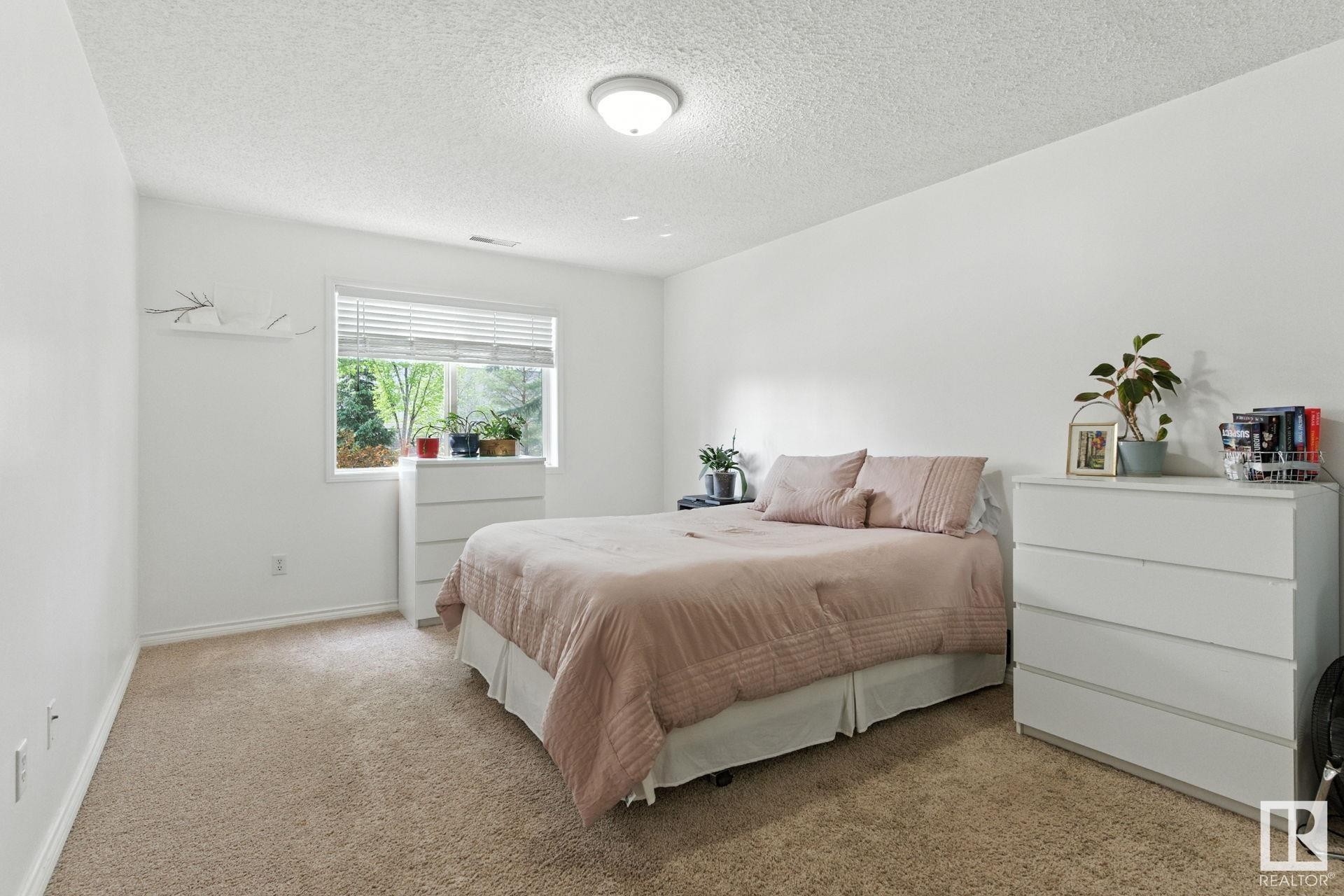 












125 16303 95 Street

,
Edmonton,




AB
T5Z 3V1

