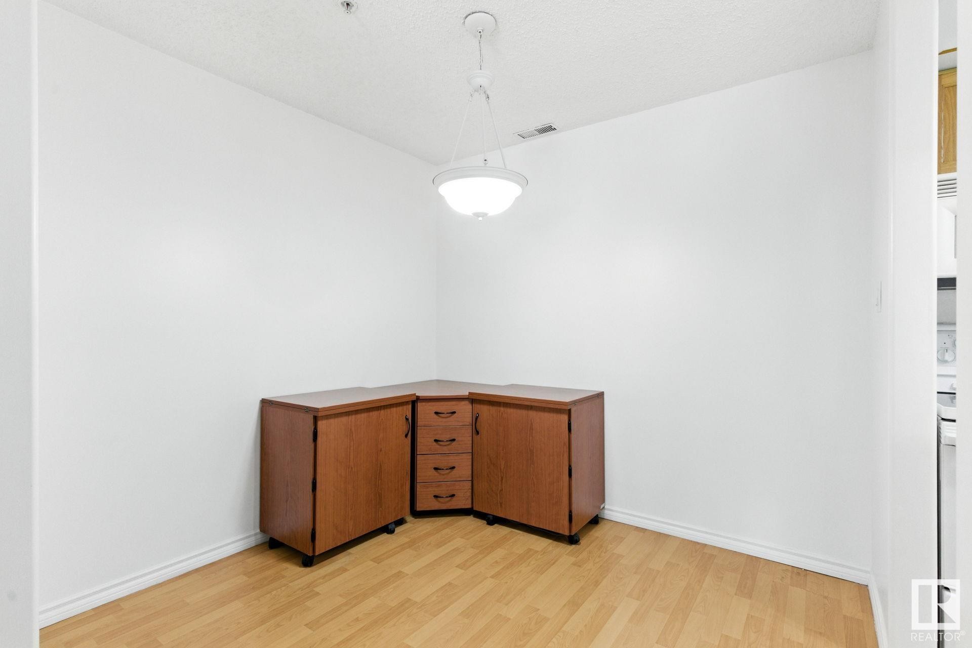 












125 16303 95 Street

,
Edmonton,




AB
T5Z 3V1

