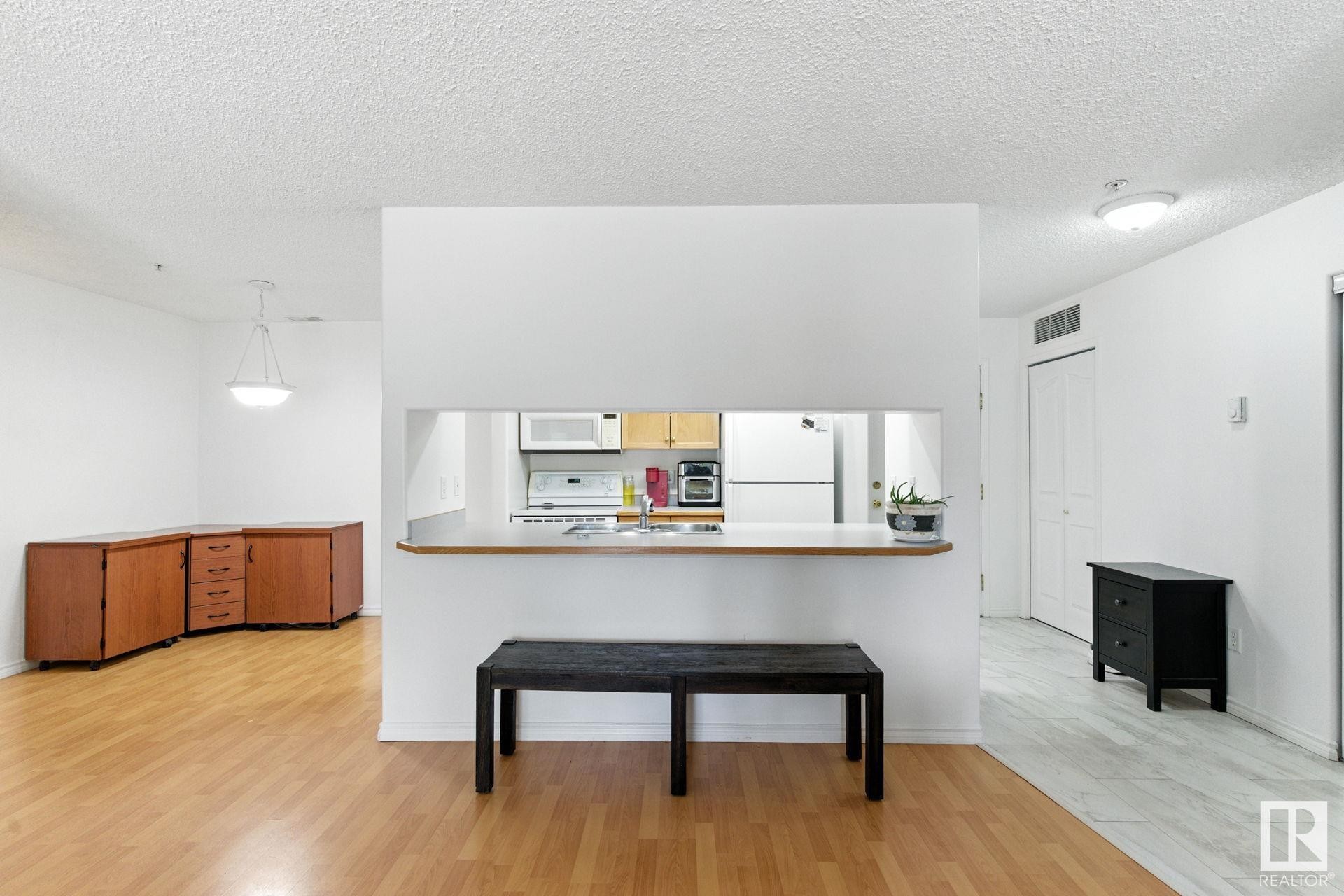 












125 16303 95 Street

,
Edmonton,




AB
T5Z 3V1

