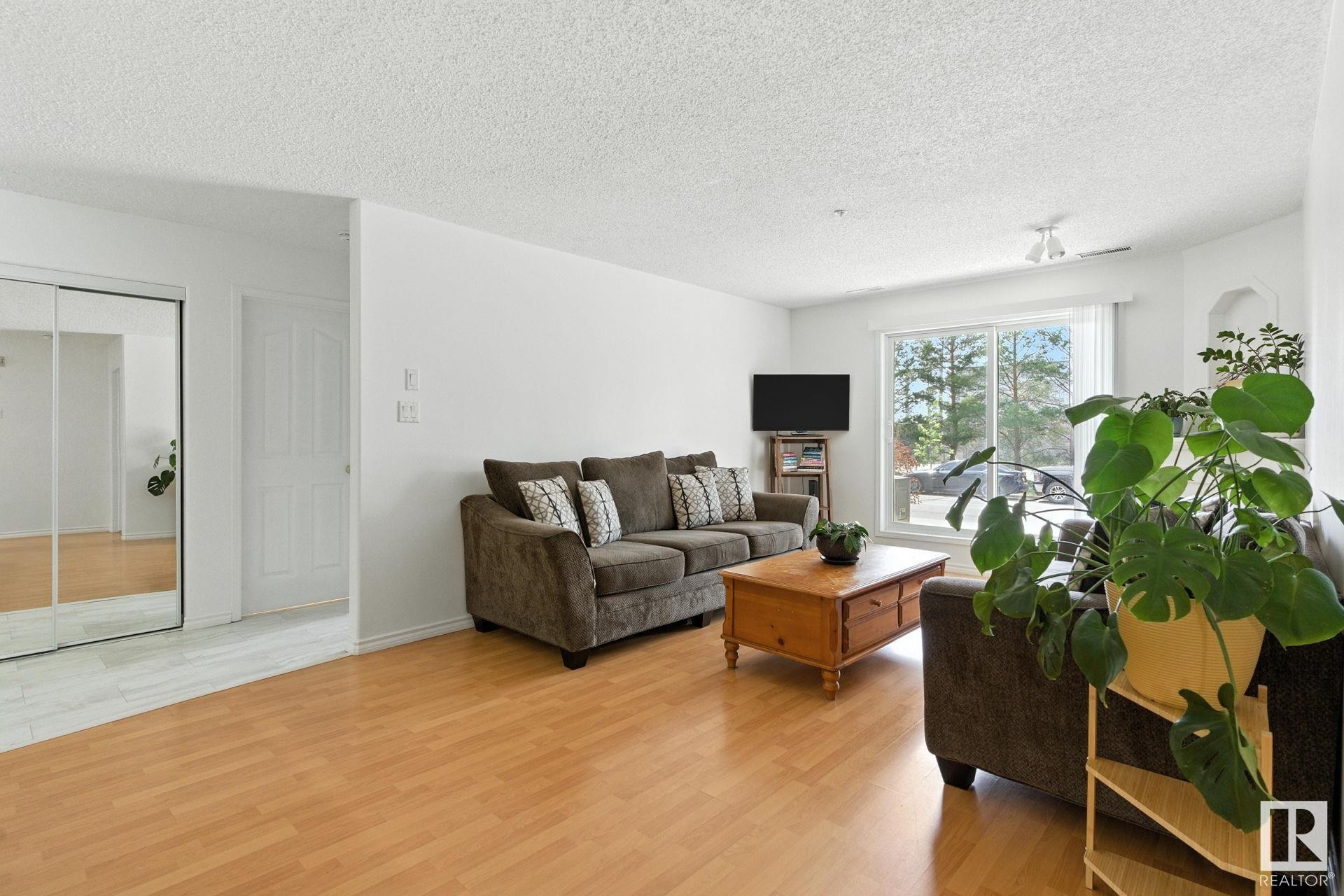 












125 16303 95 Street

,
Edmonton,




AB
T5Z 3V1

