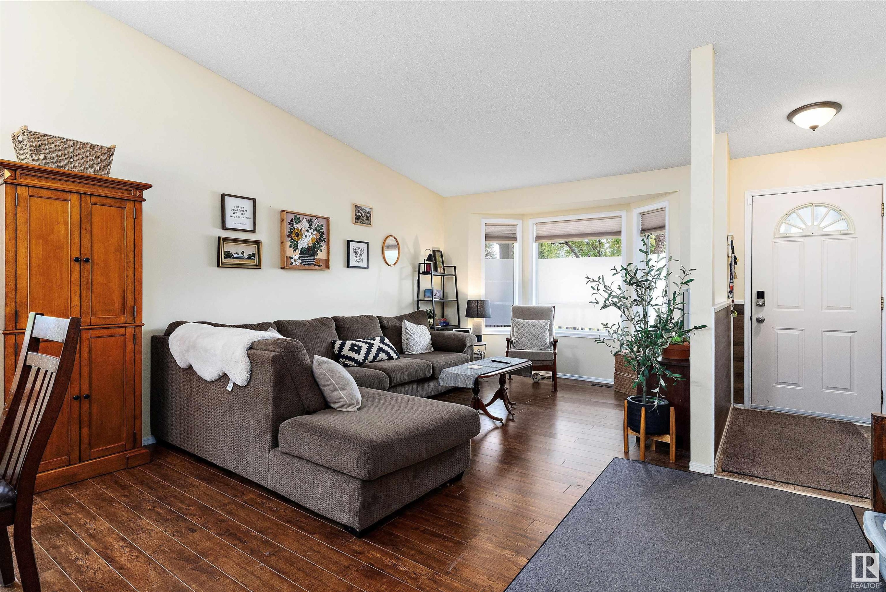 












11108 10A Avenue

,
Edmonton,




AB
T6J 6S8

