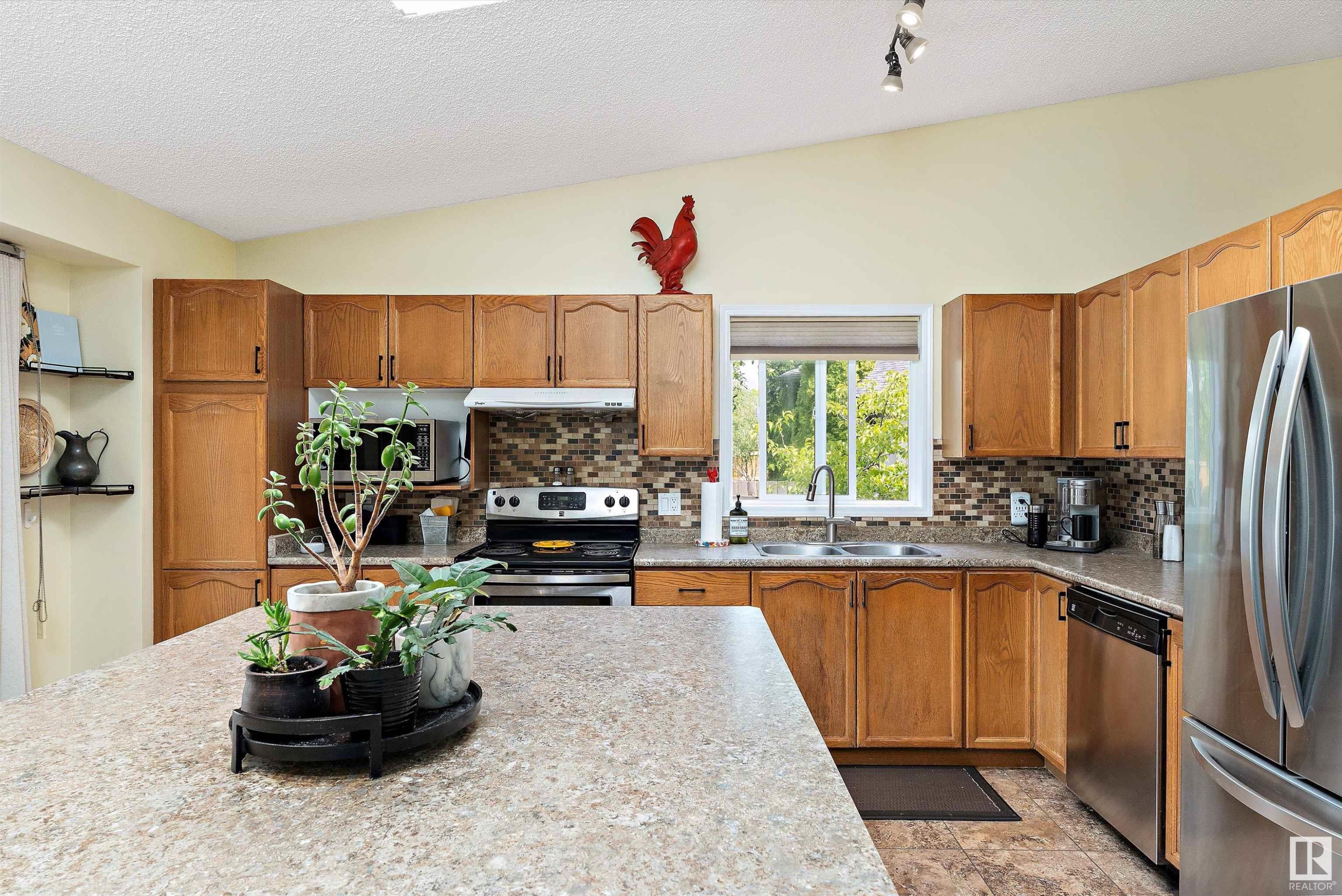 












11108 10A Avenue

,
Edmonton,




AB
T6J 6S8

