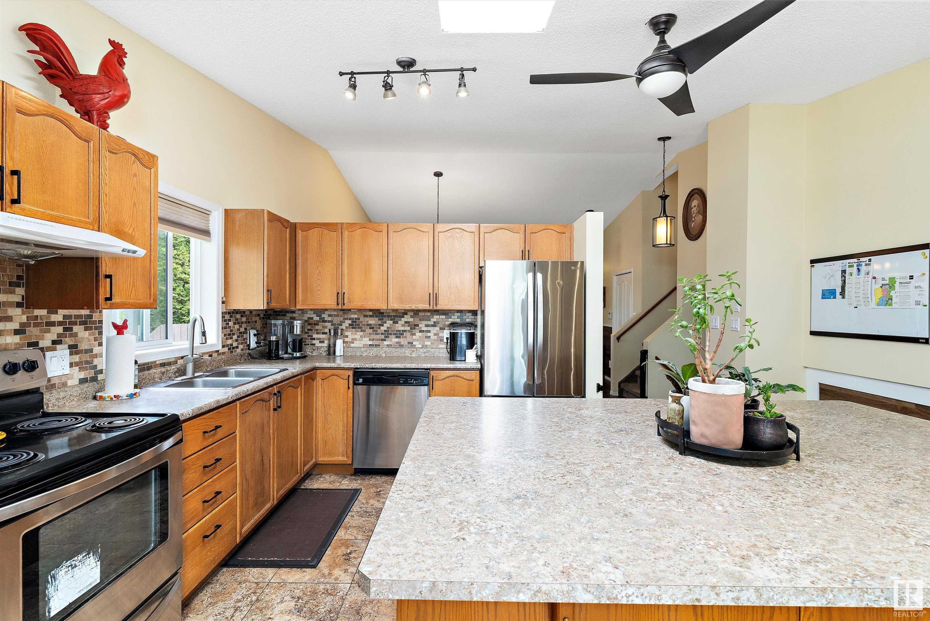 












11108 10A Avenue

,
Edmonton,




AB
T6J 6S8

