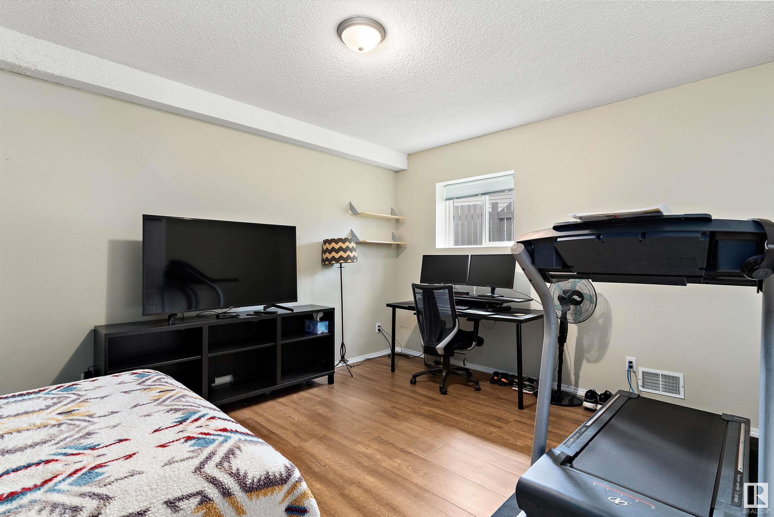 












11108 10A Avenue

,
Edmonton,




AB
T6J 6S8

