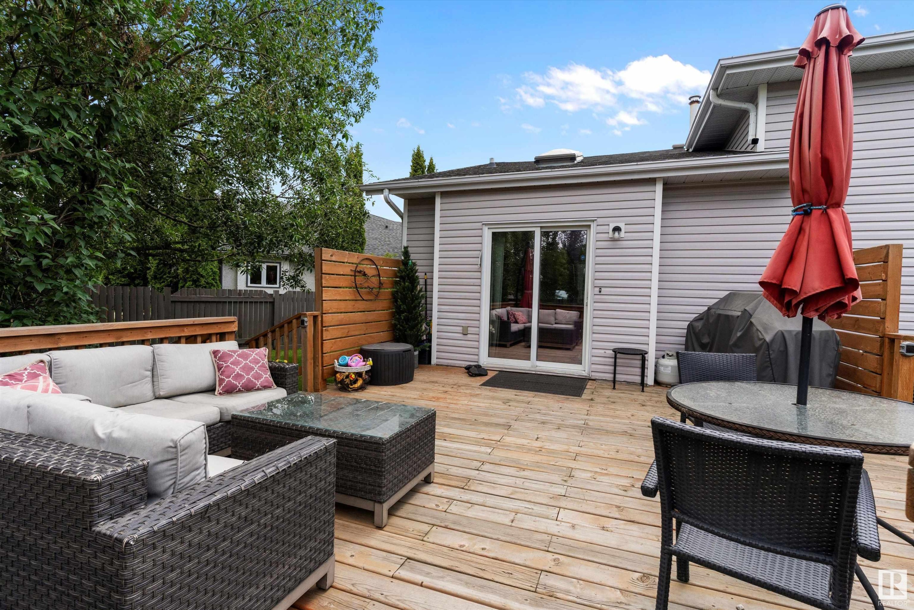 












11108 10A Avenue

,
Edmonton,




AB
T6J 6S8

