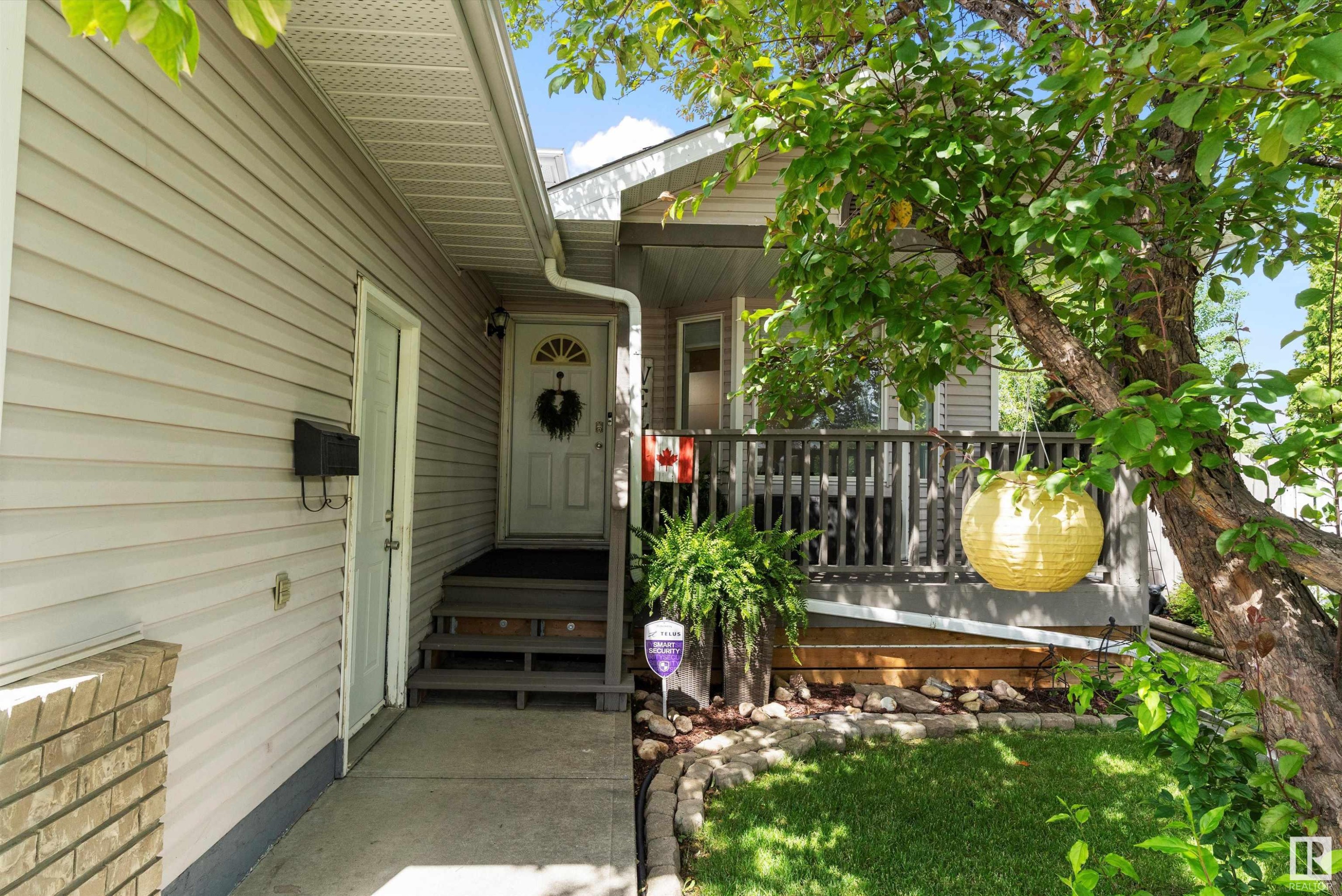 












11108 10A Avenue

,
Edmonton,




AB
T6J 6S8

