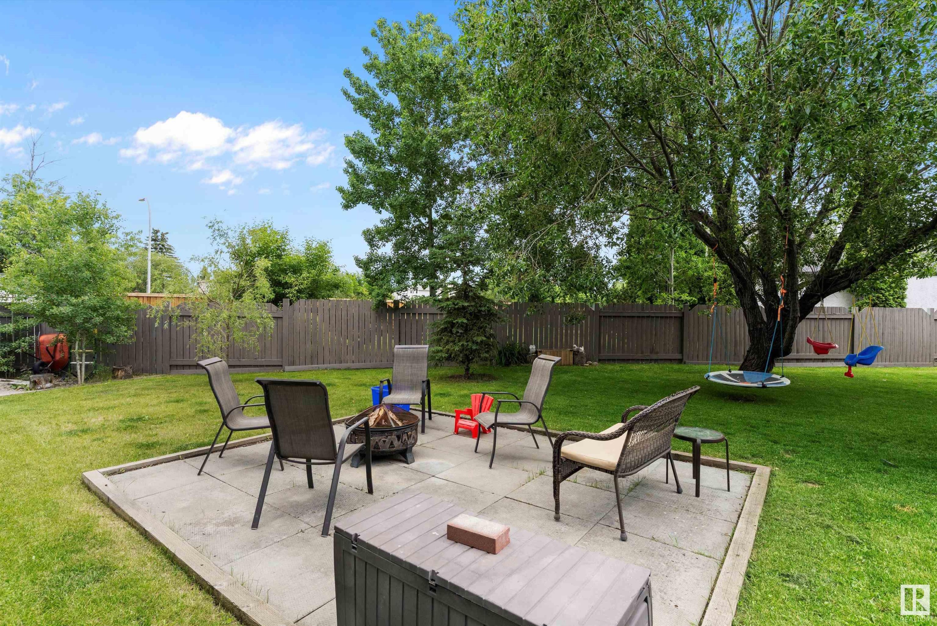 












11108 10A Avenue

,
Edmonton,




AB
T6J 6S8

