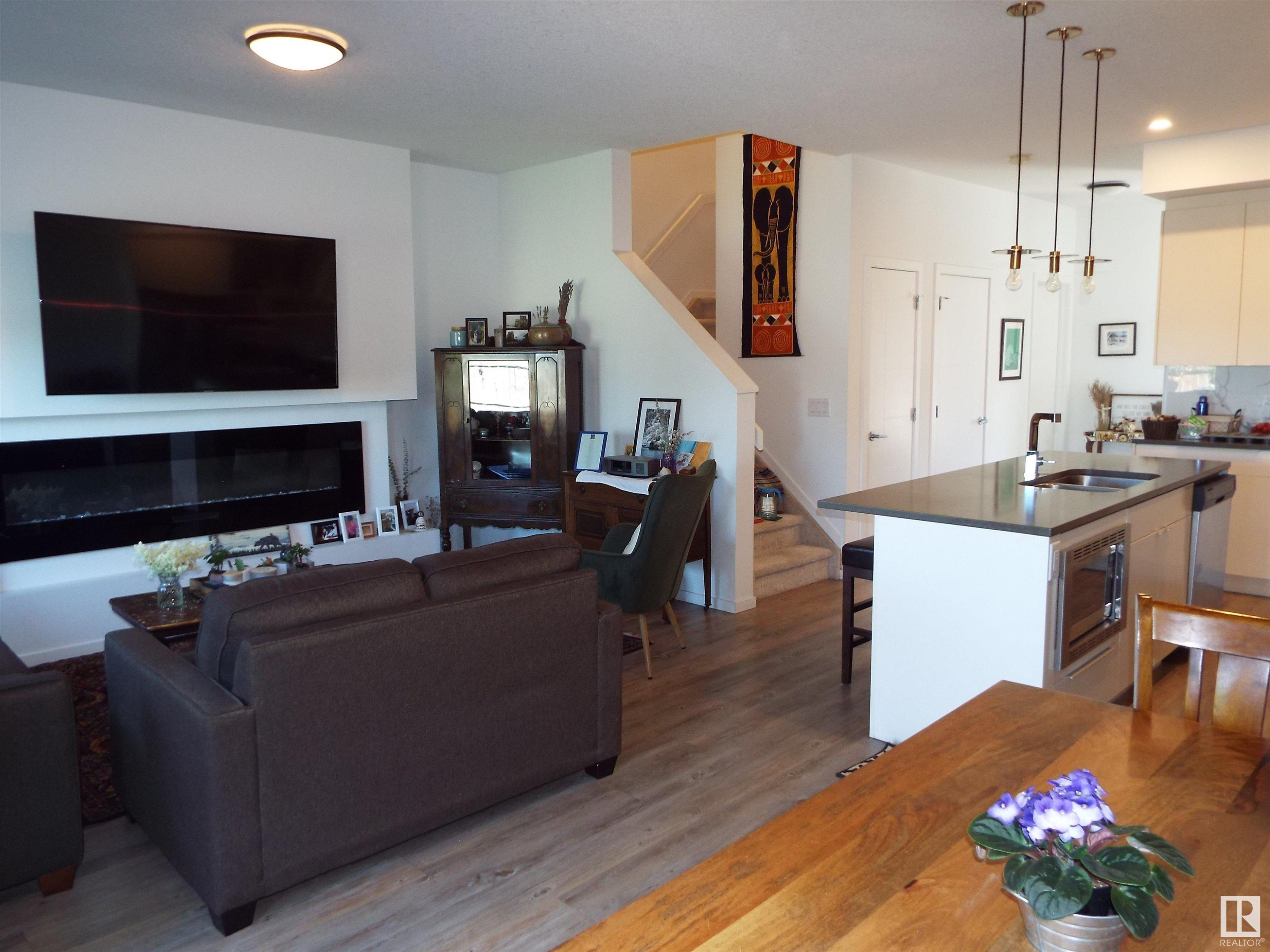 












4706 4706 67 Street

,
Beaumont,




AB
T4X 1Z9

