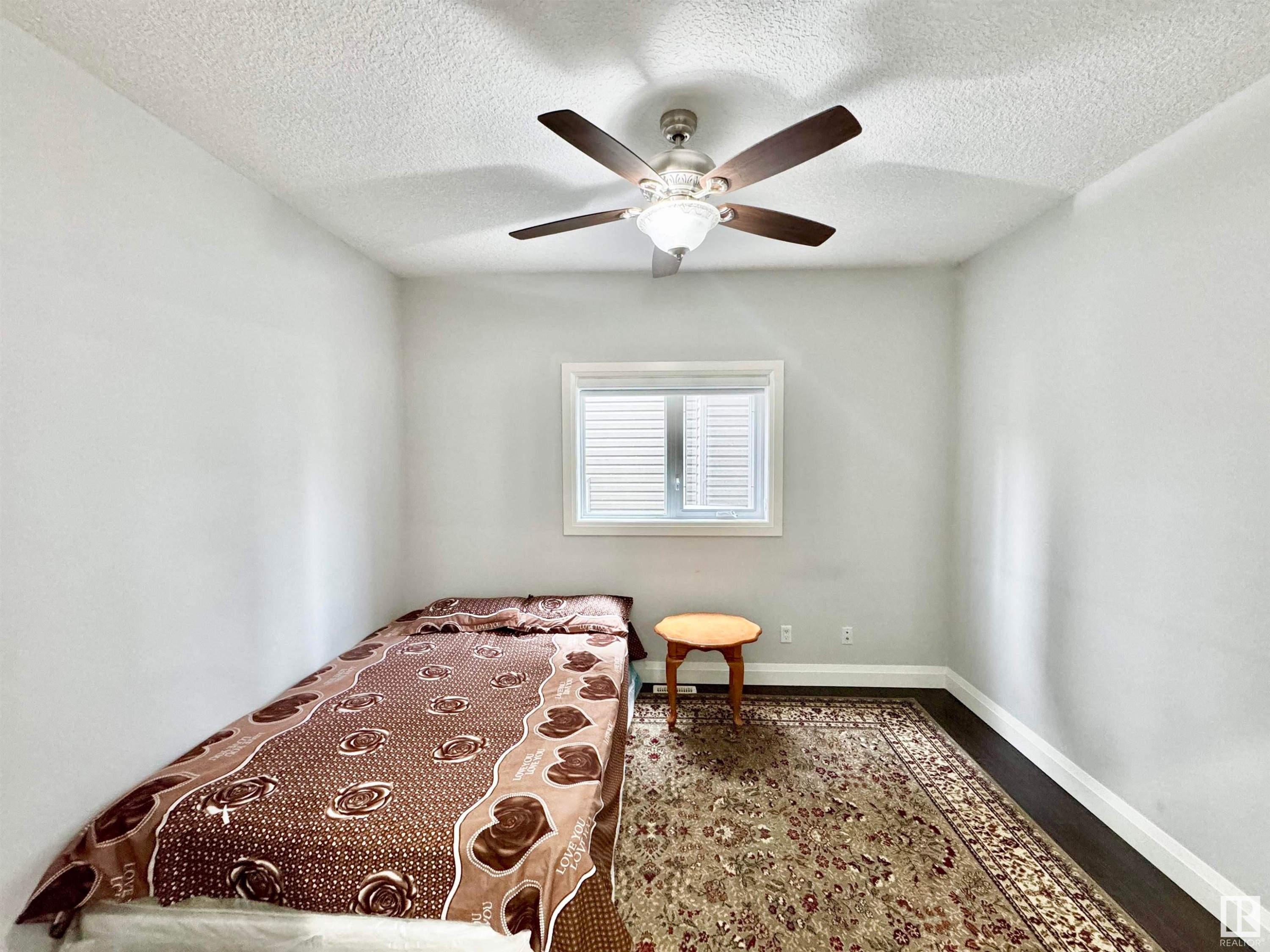 












2212 22 Street

,
Edmonton,




AB
T6T 0Z1

