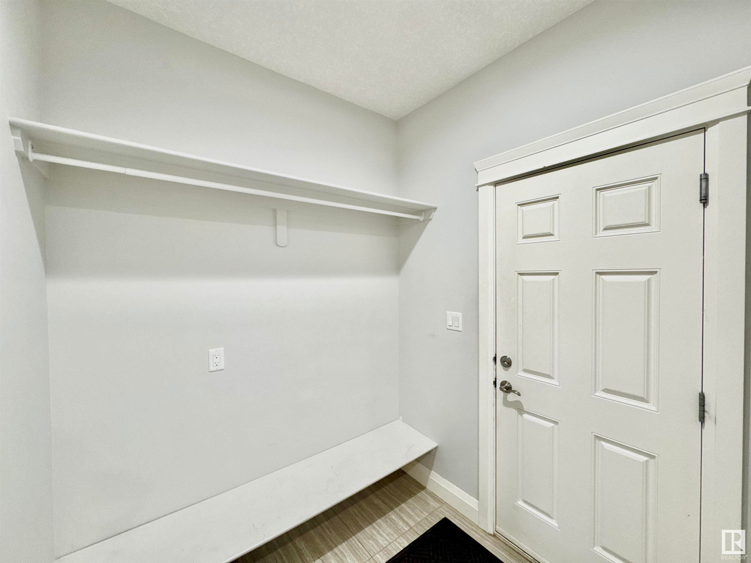 












2212 22 Street

,
Edmonton,




AB
T6T 0Z1

