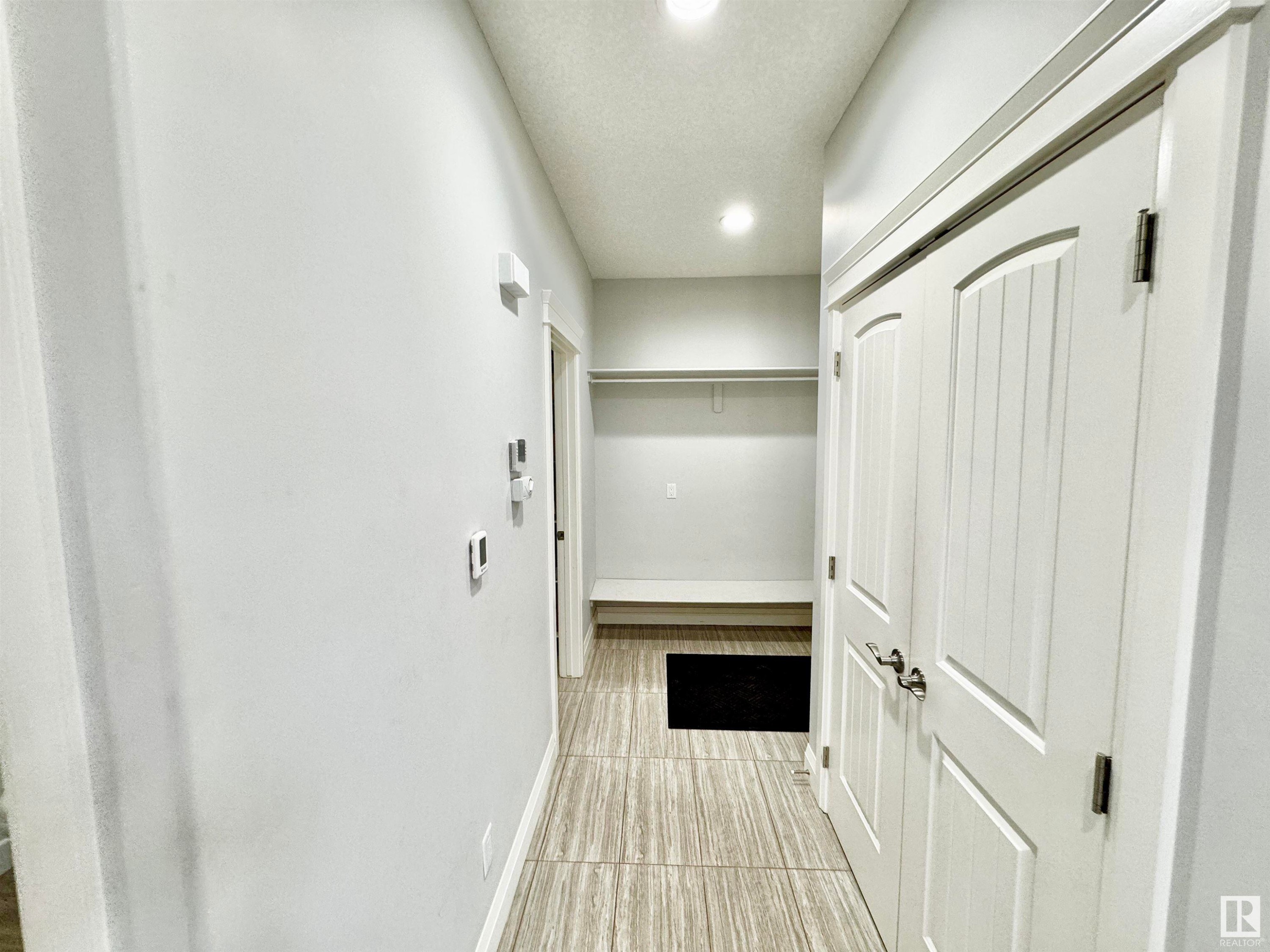 












2212 22 Street

,
Edmonton,




AB
T6T 0Z1

