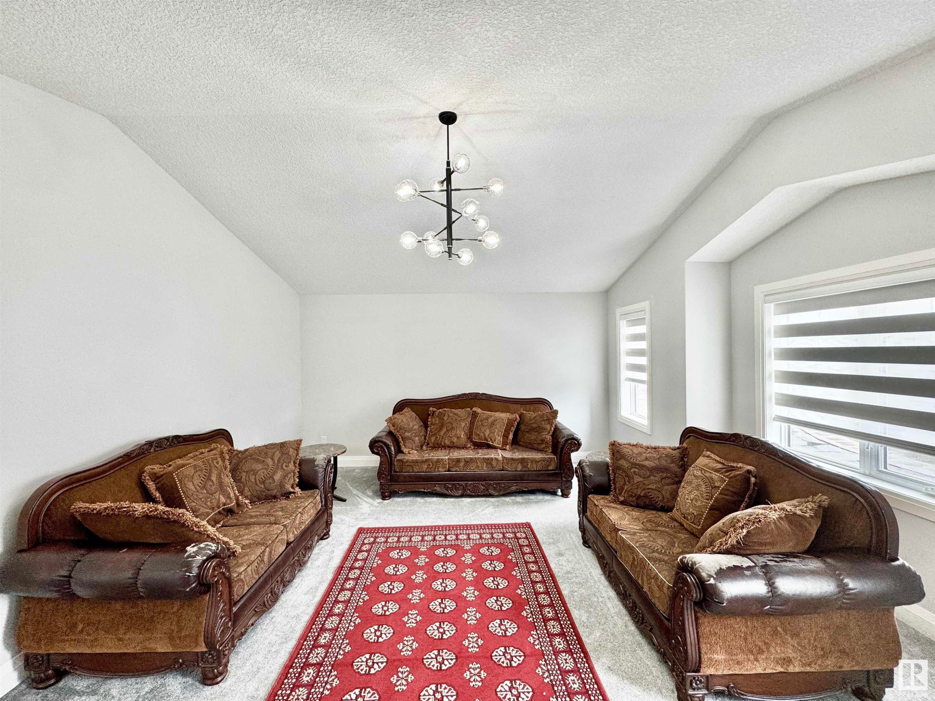 












2212 22 Street

,
Edmonton,




AB
T6T 0Z1

