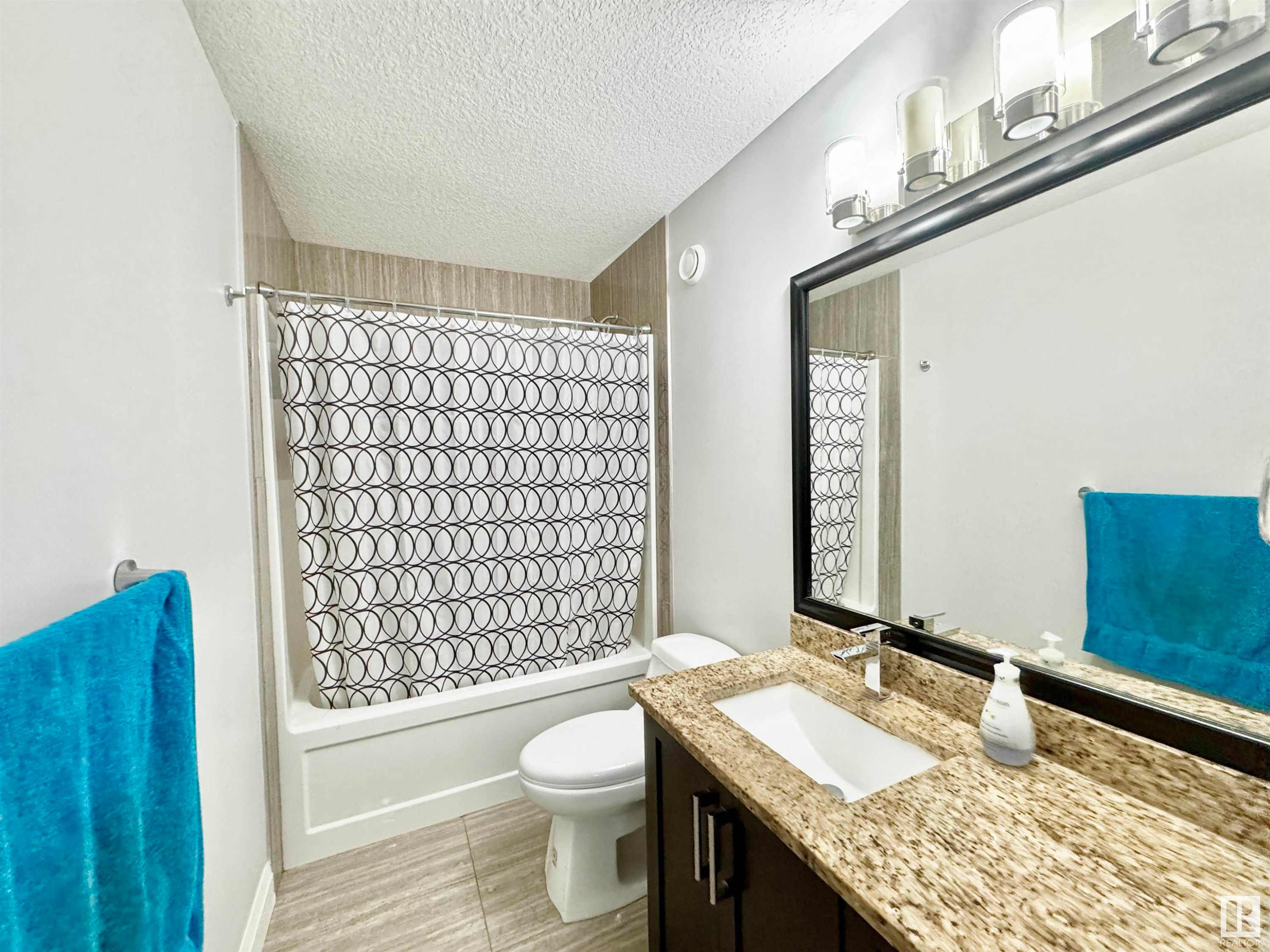 












2212 22 Street

,
Edmonton,




AB
T6T 0Z1

