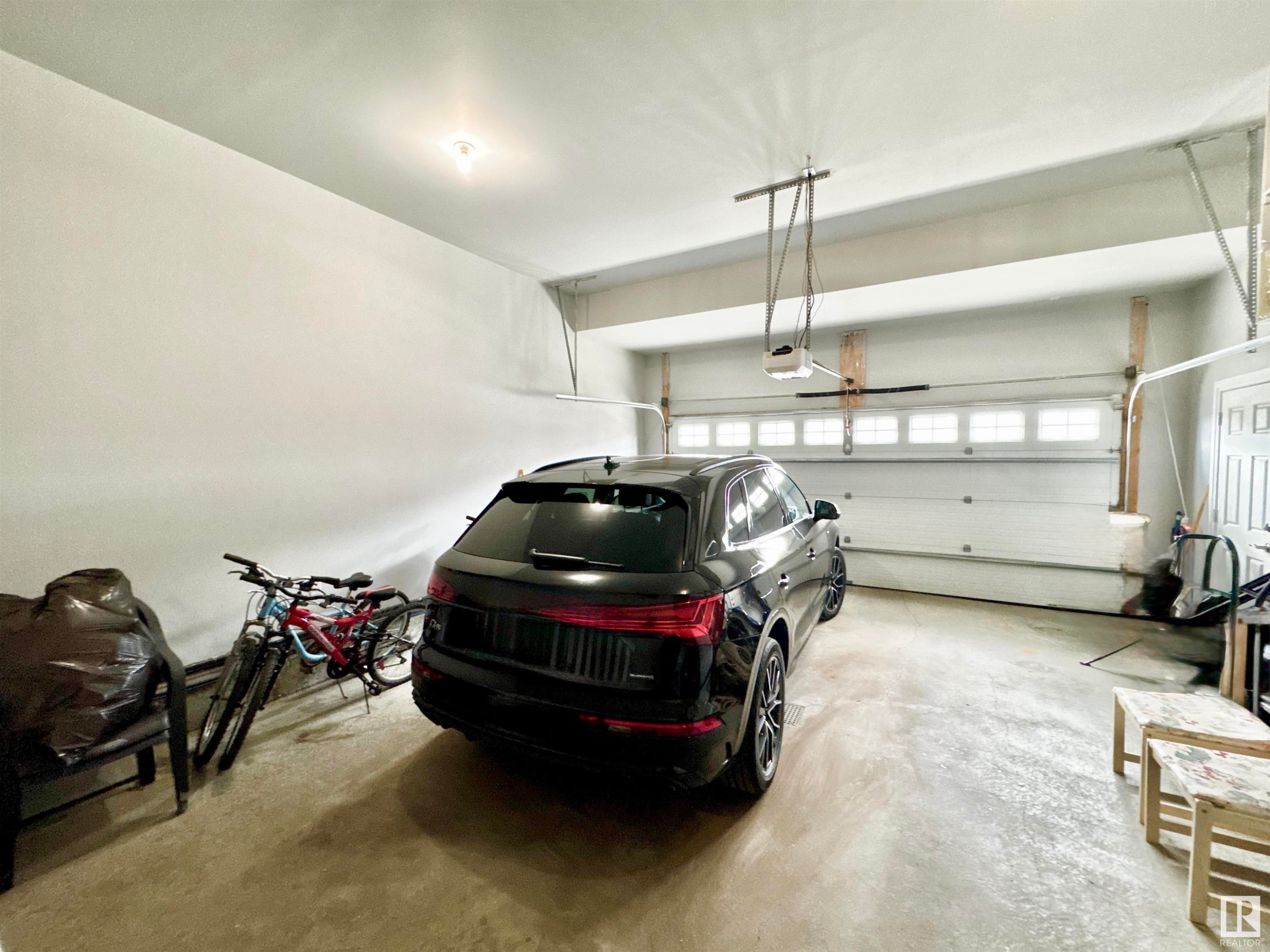 












2212 22 Street

,
Edmonton,




AB
T6T 0Z1

