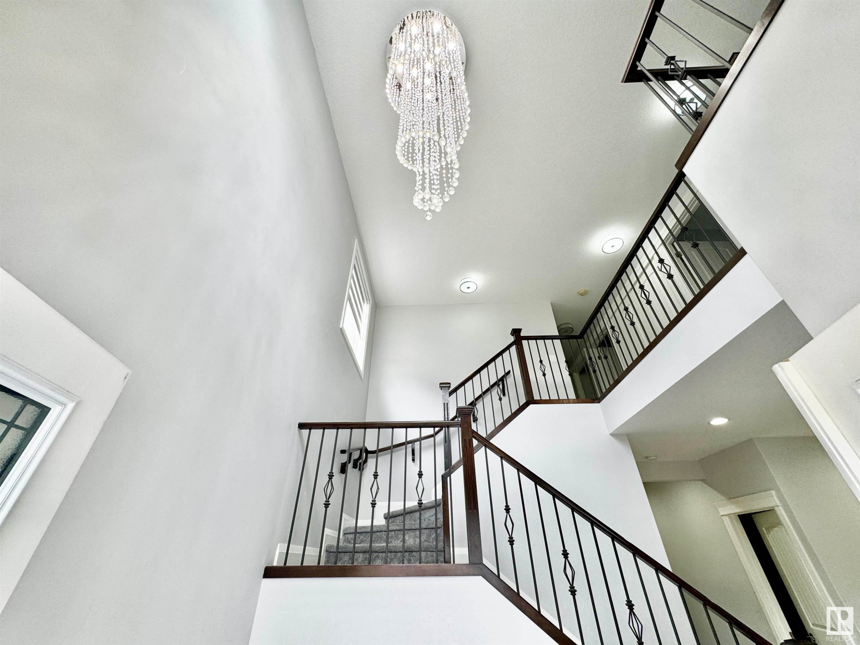 












2212 22 Street

,
Edmonton,




AB
T6T 0Z1

