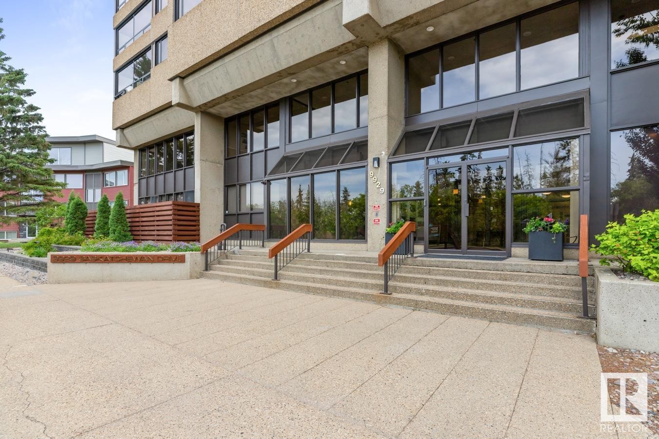 












402 9929 SASKATCHEWAN Drive

,
Edmonton,




AB
T6E 6E5

