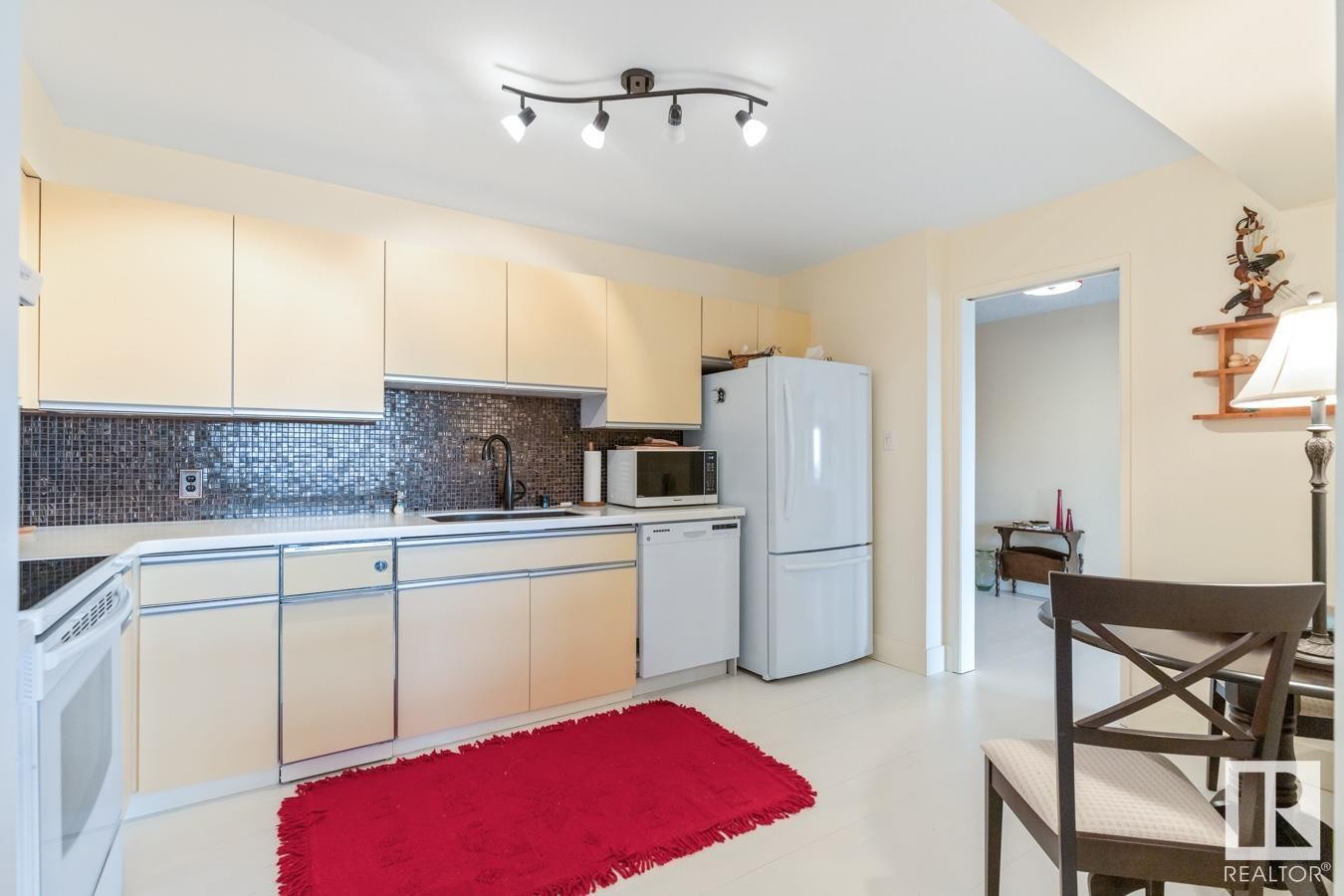 












402 9929 SASKATCHEWAN Drive

,
Edmonton,




AB
T6E 6E5

