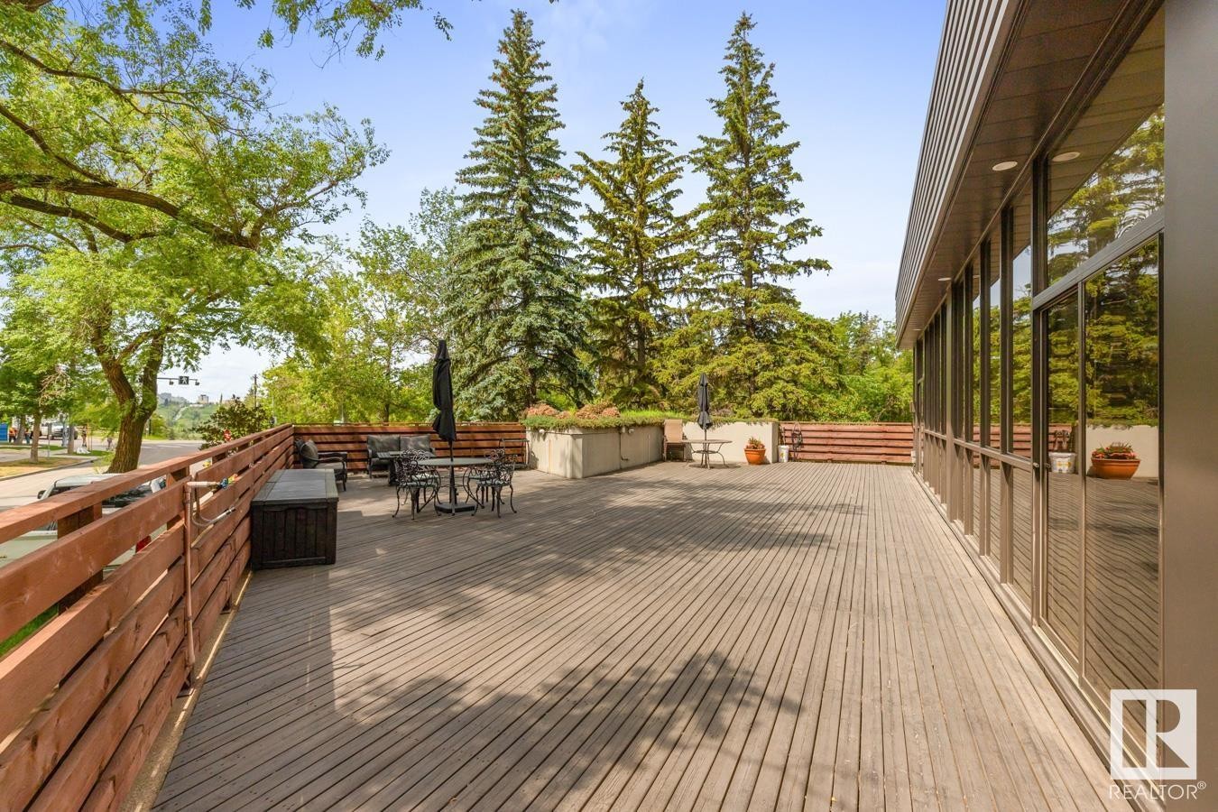 












402 9929 SASKATCHEWAN Drive

,
Edmonton,




AB
T6E 6E5

