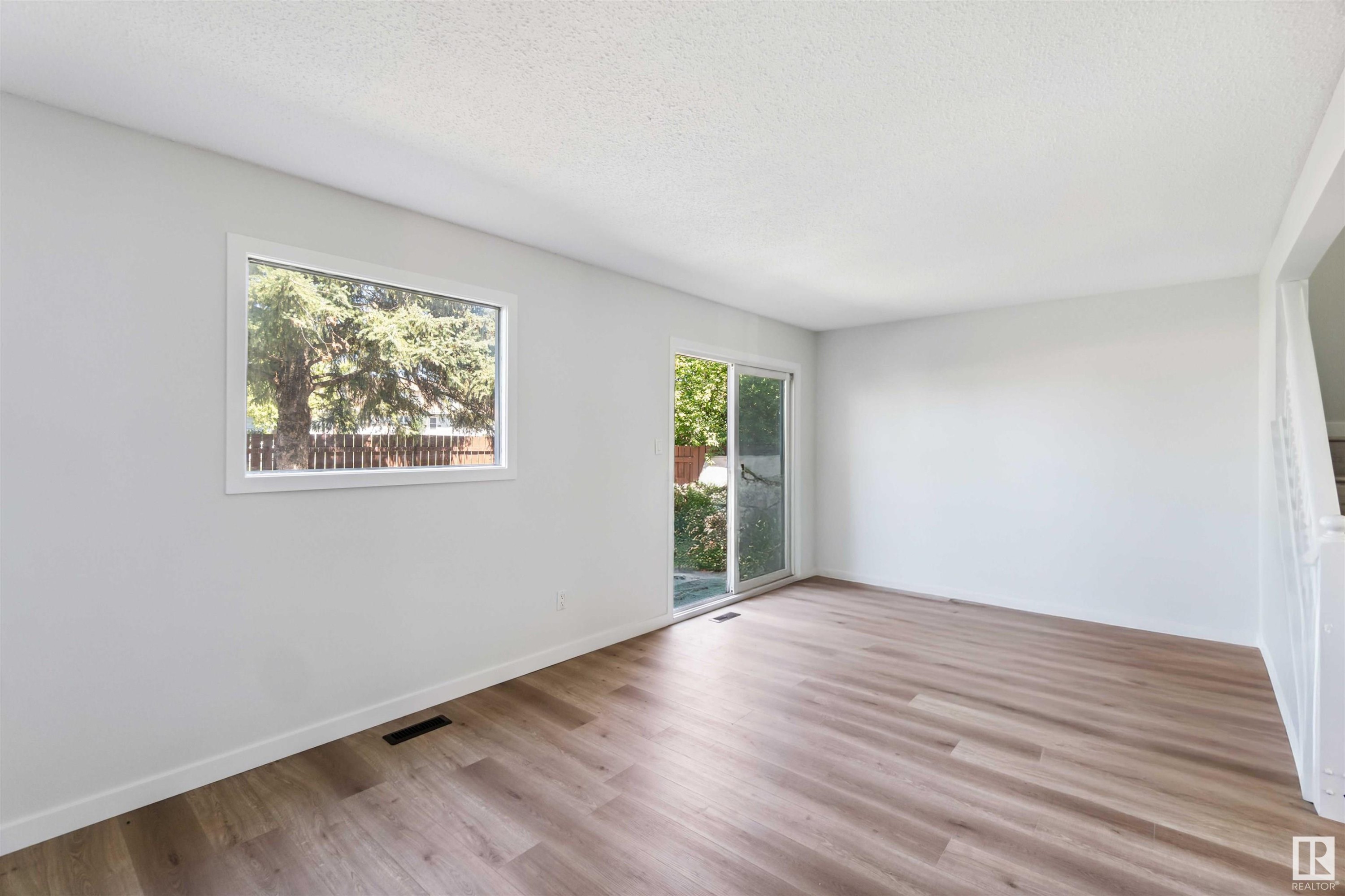 












1096 MILLBOURNE E

,
Edmonton,




AB
T6K 1W1


