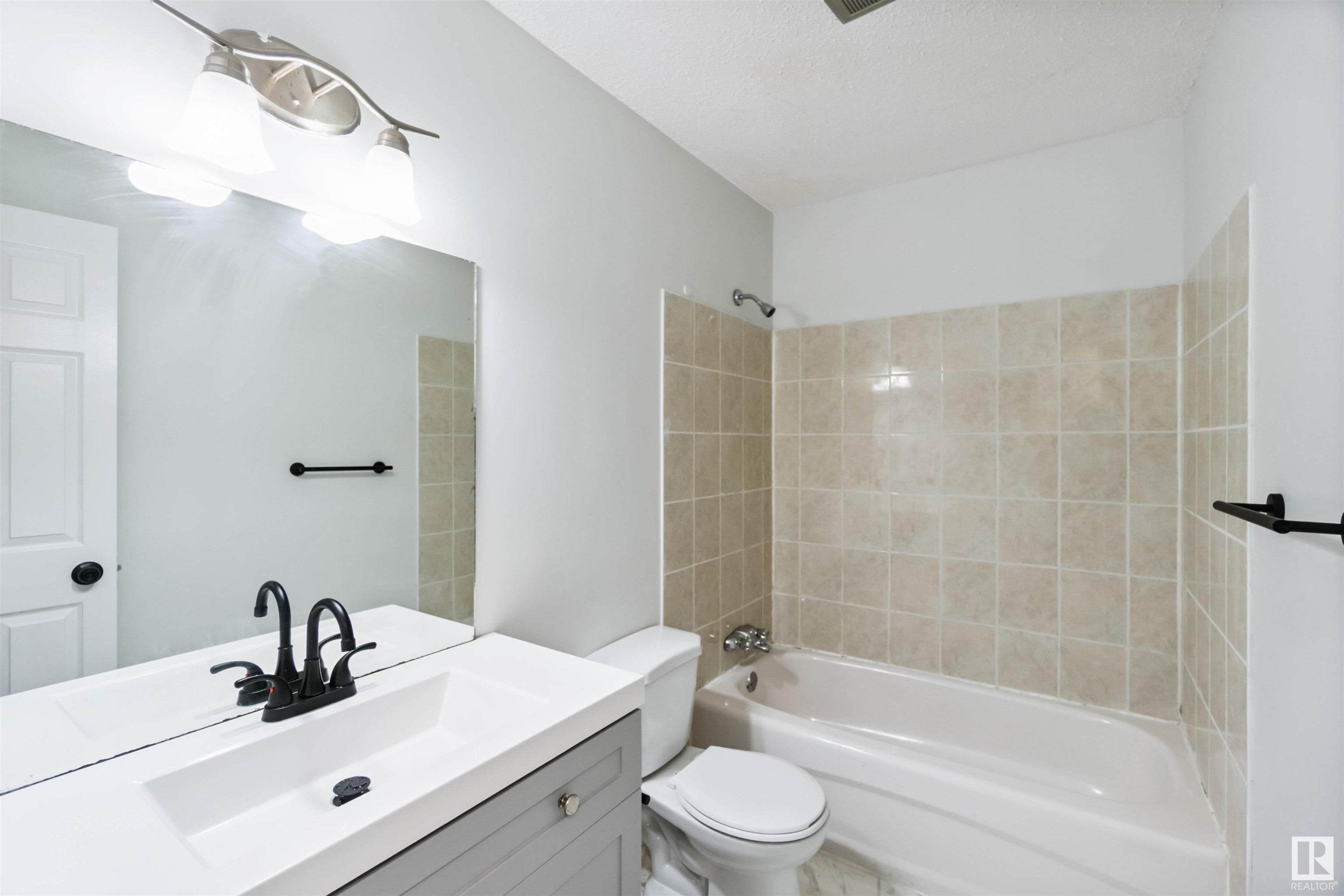 












1096 MILLBOURNE E

,
Edmonton,




AB
T6K 1W1

