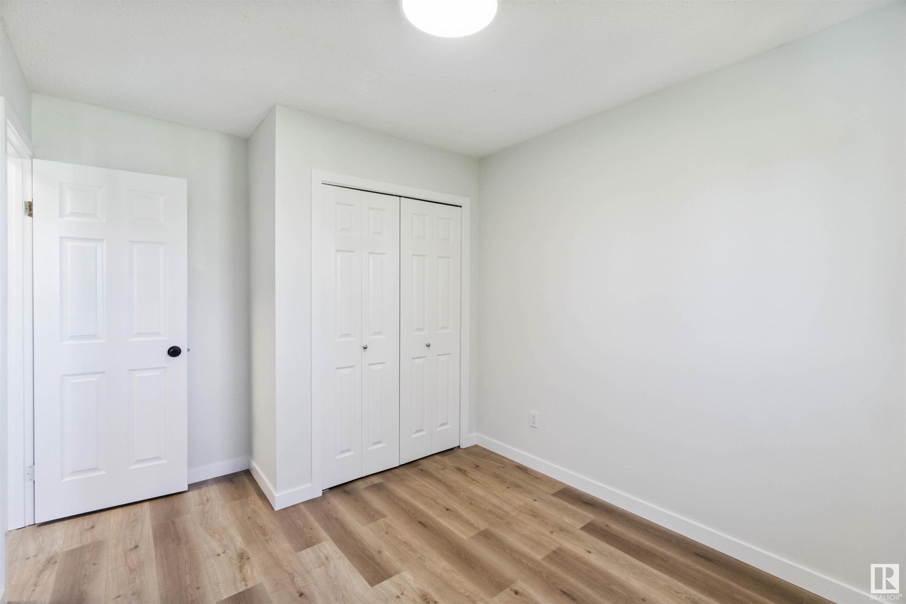 












1096 MILLBOURNE E

,
Edmonton,




AB
T6K 1W1

