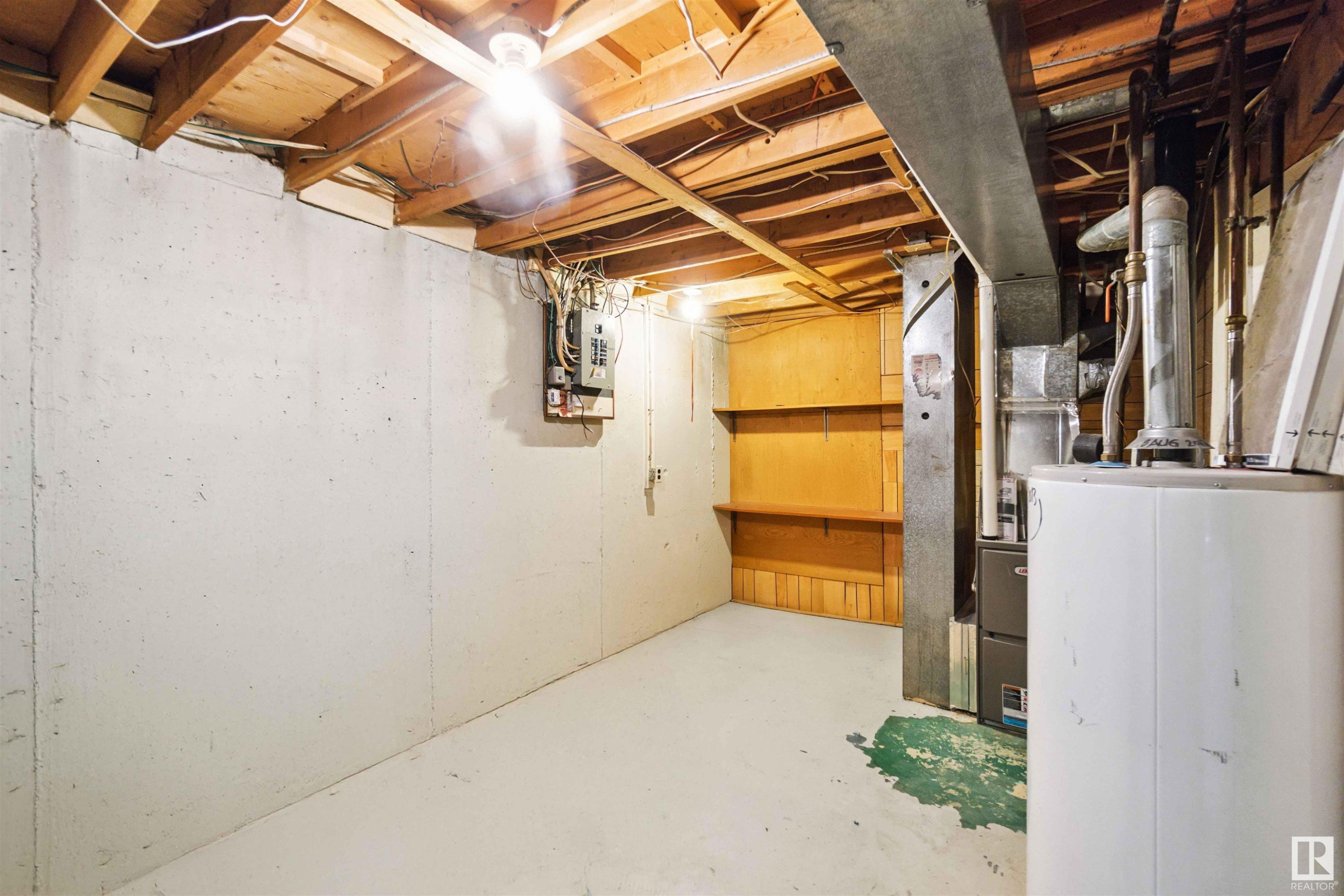 












1096 MILLBOURNE E

,
Edmonton,




AB
T6K 1W1

