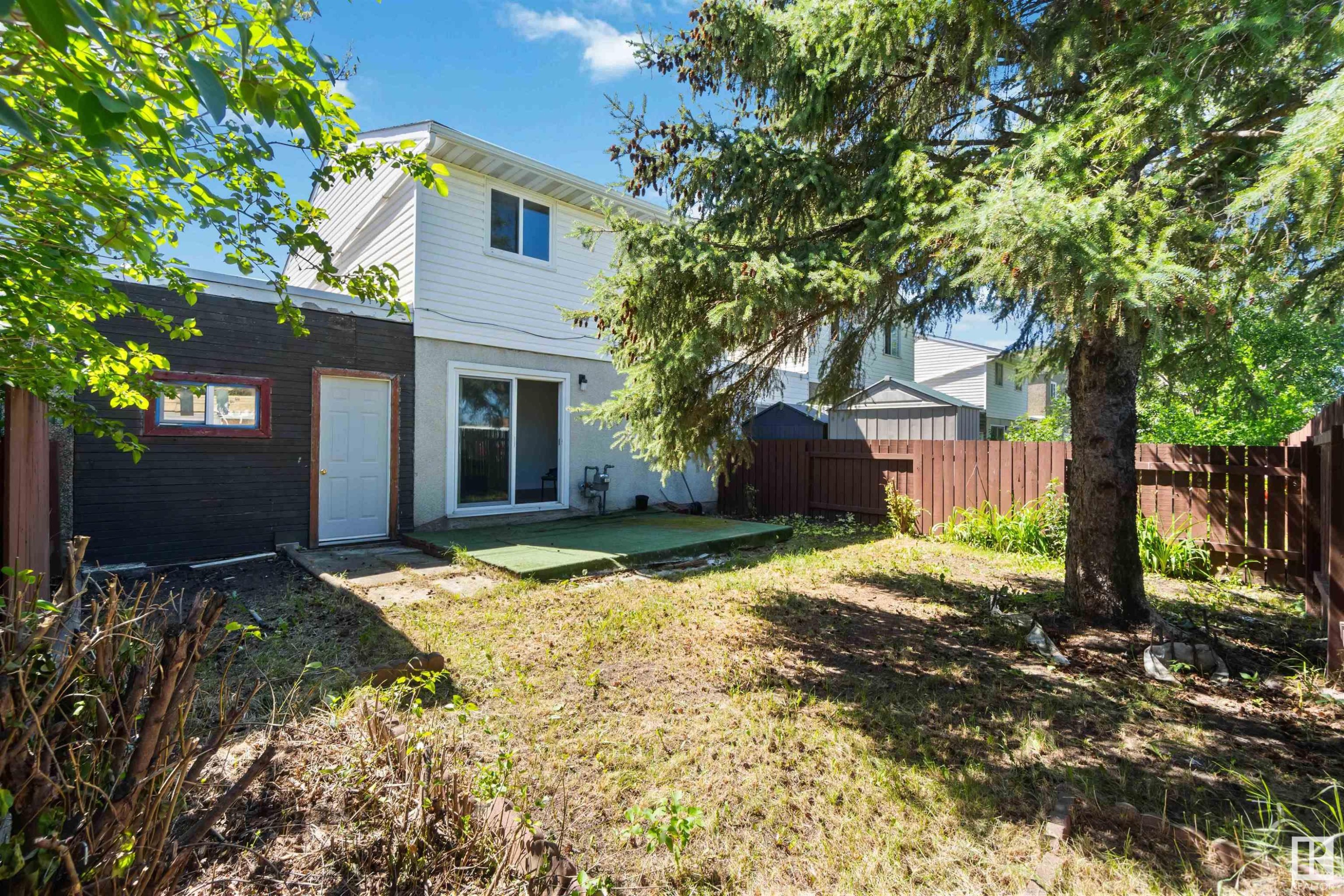 












1096 MILLBOURNE E

,
Edmonton,




AB
T6K 1W1

