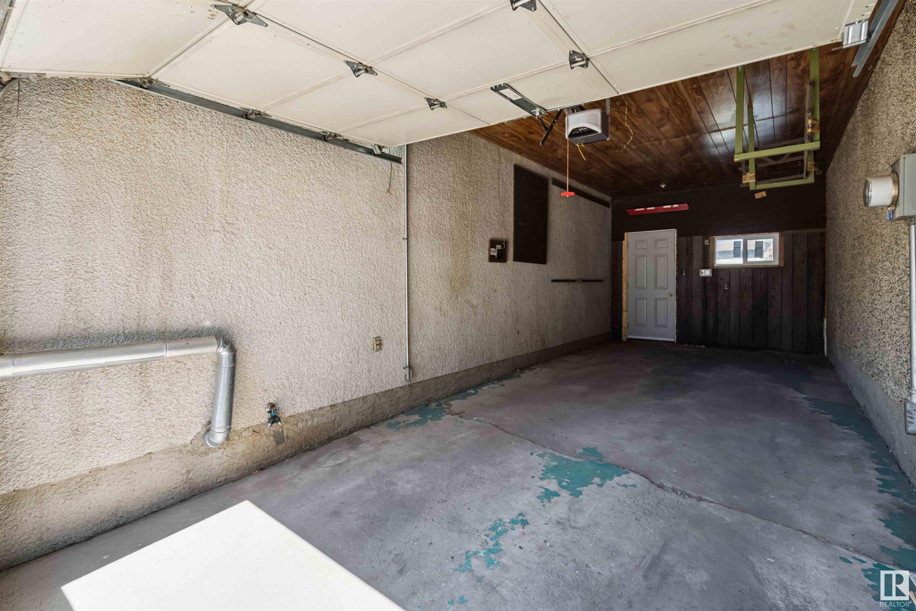 












1096 MILLBOURNE E

,
Edmonton,




AB
T6K 1W1

