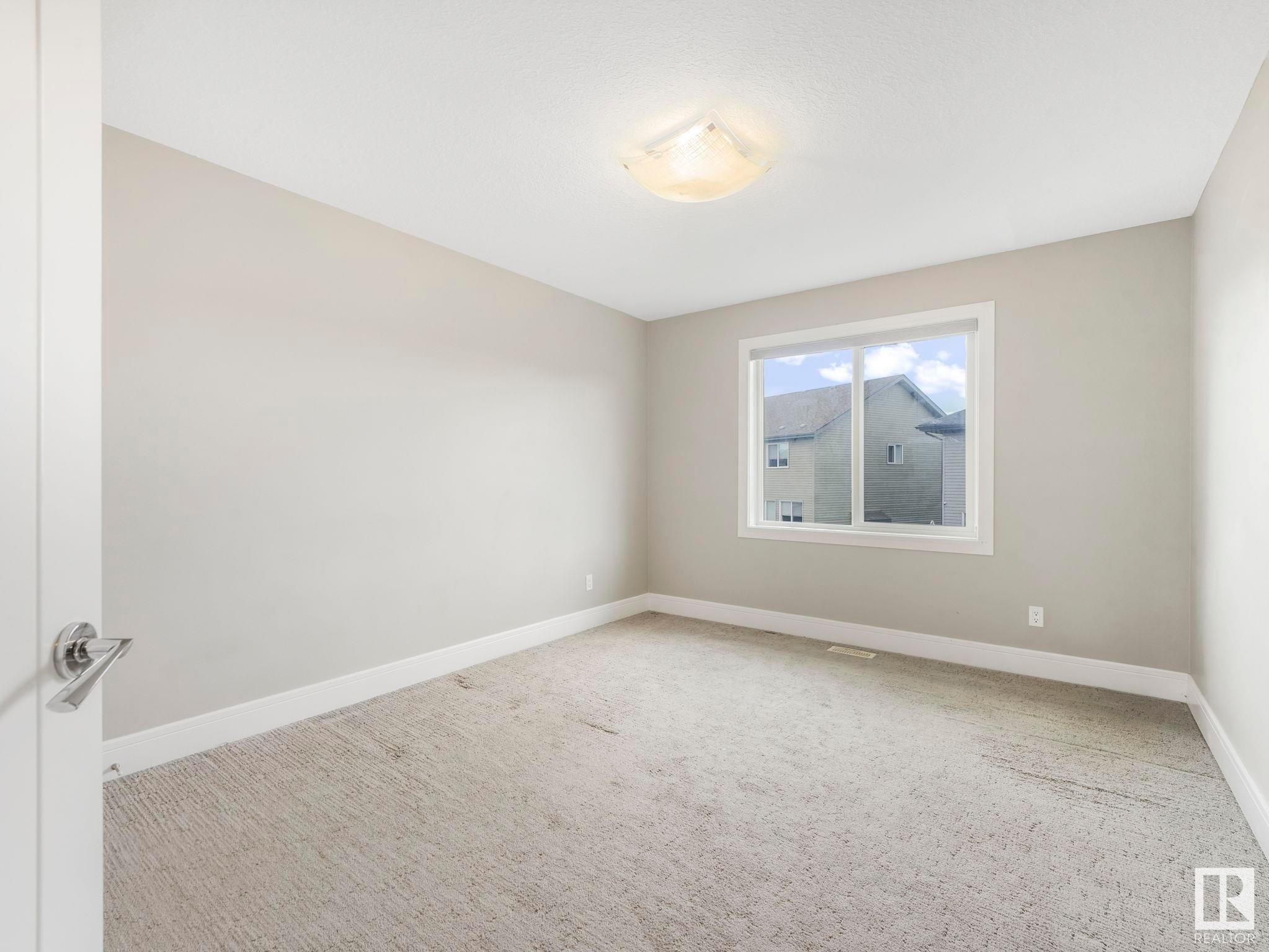 












2421 ASHCRAFT Crescent

,
Edmonton,




AB
T6W 2M9


