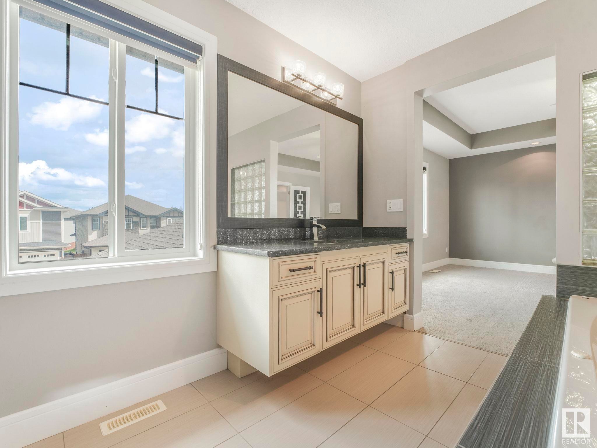 












2421 ASHCRAFT Crescent

,
Edmonton,




AB
T6W 2M9

