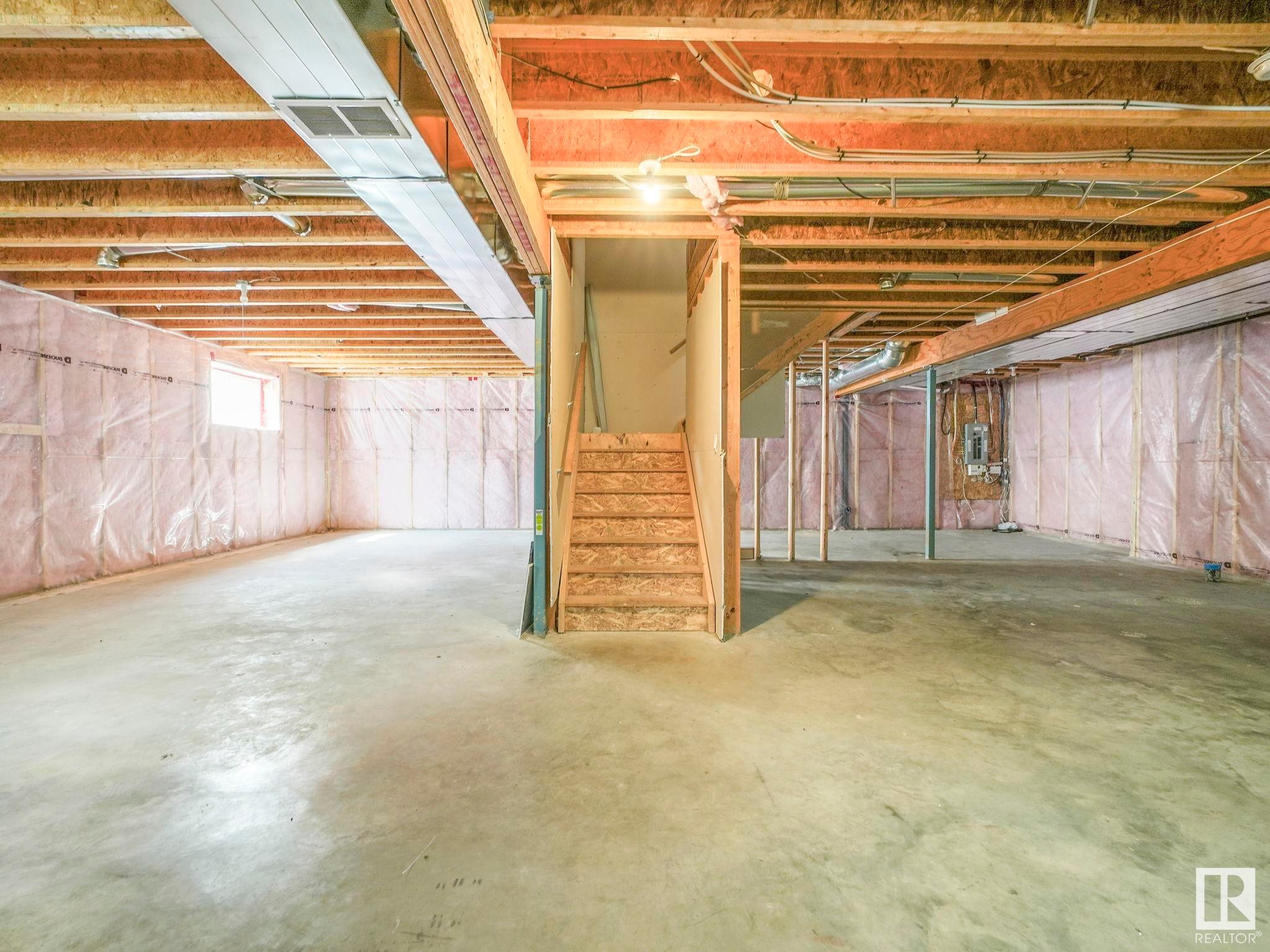 












2421 ASHCRAFT Crescent

,
Edmonton,




AB
T6W 2M9


