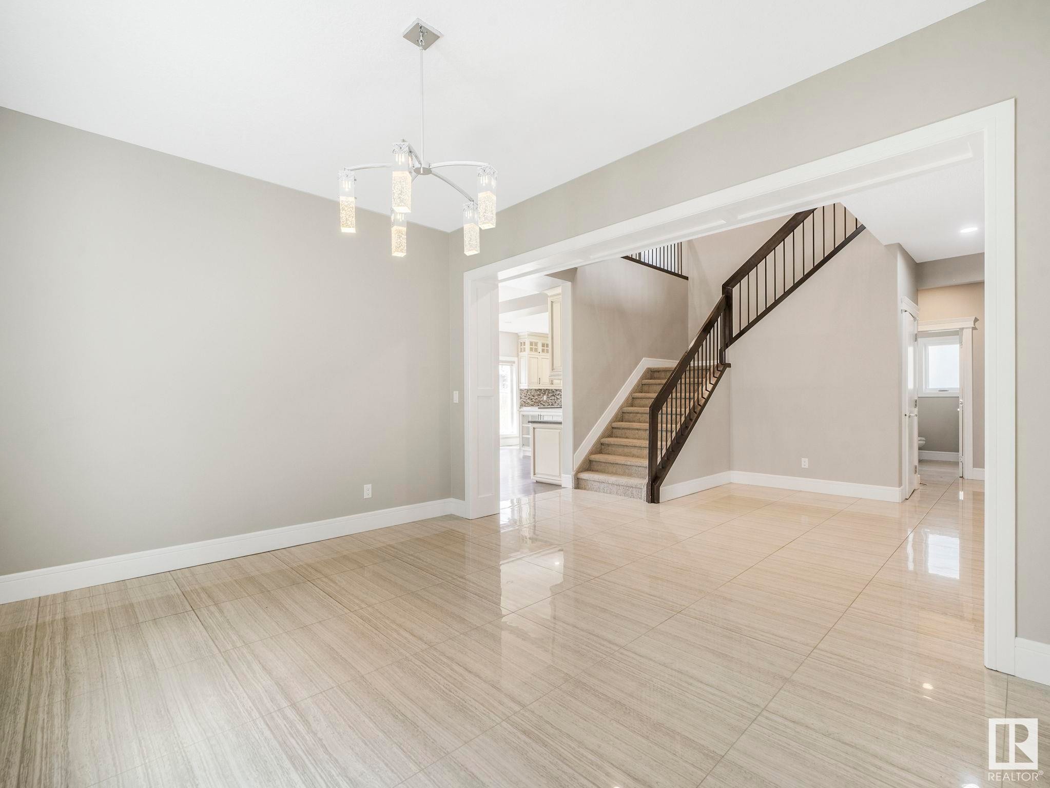 












2421 ASHCRAFT Crescent

,
Edmonton,




AB
T6W 2M9

