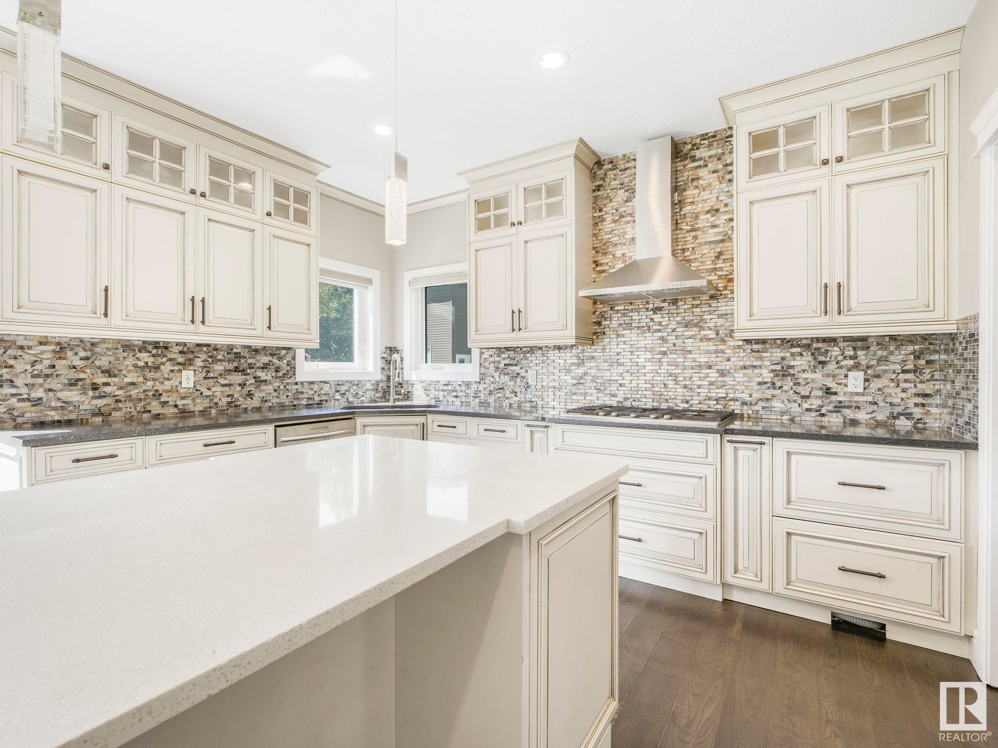 












2421 ASHCRAFT Crescent

,
Edmonton,




AB
T6W 2M9

