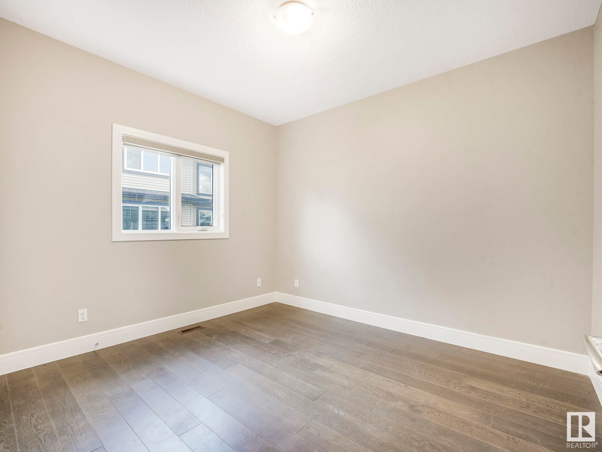 












2421 ASHCRAFT Crescent

,
Edmonton,




AB
T6W 2M9

