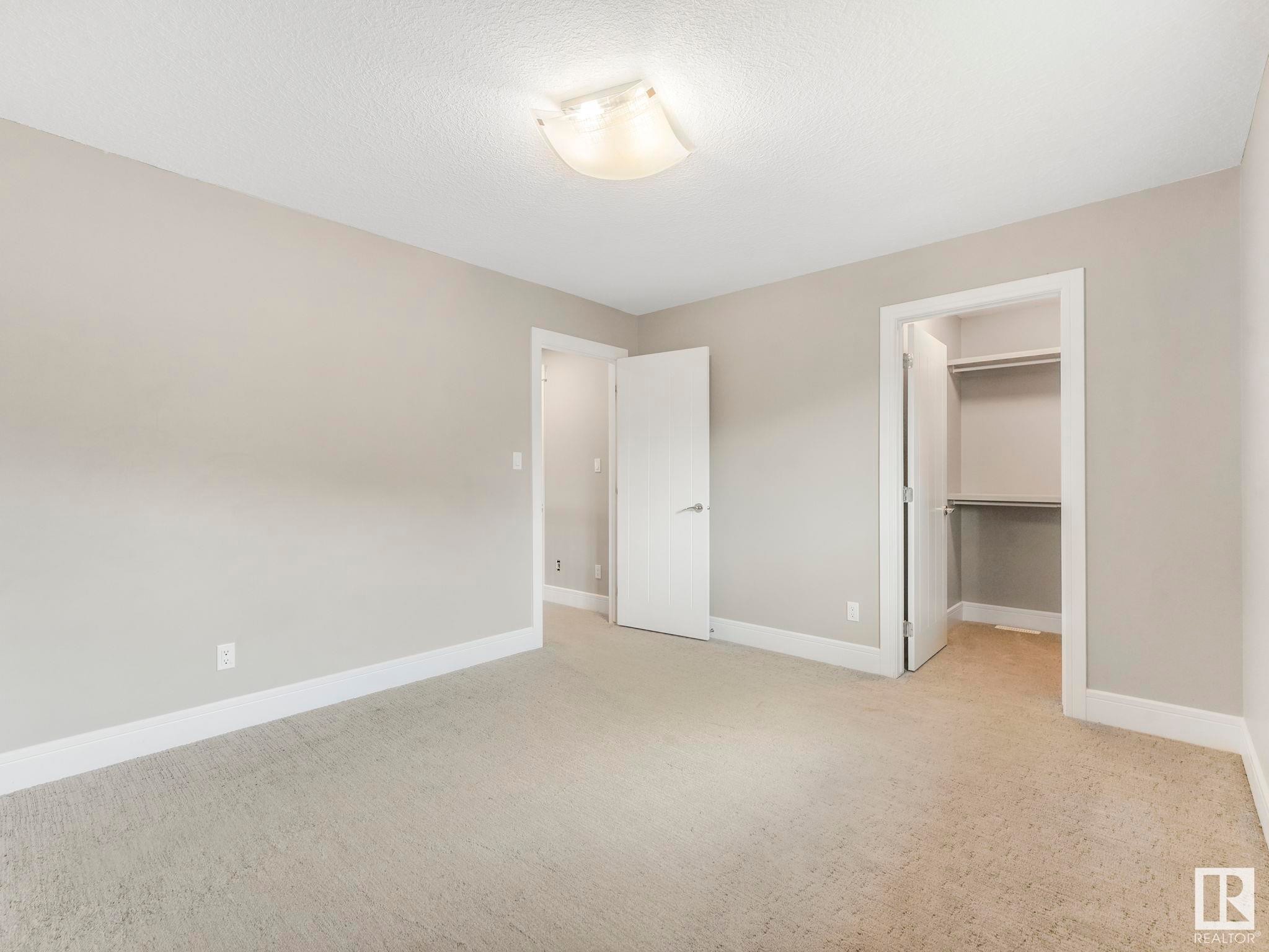 












2421 ASHCRAFT Crescent

,
Edmonton,




AB
T6W 2M9

