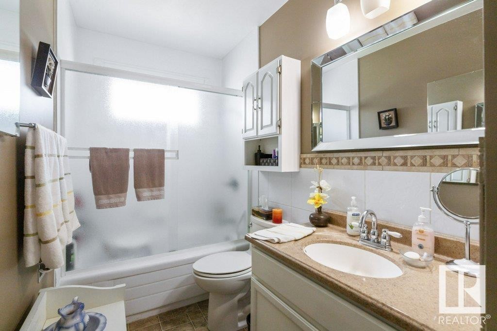 












6840 83 Avenue

,
Edmonton,




AB
T6B 0G5

