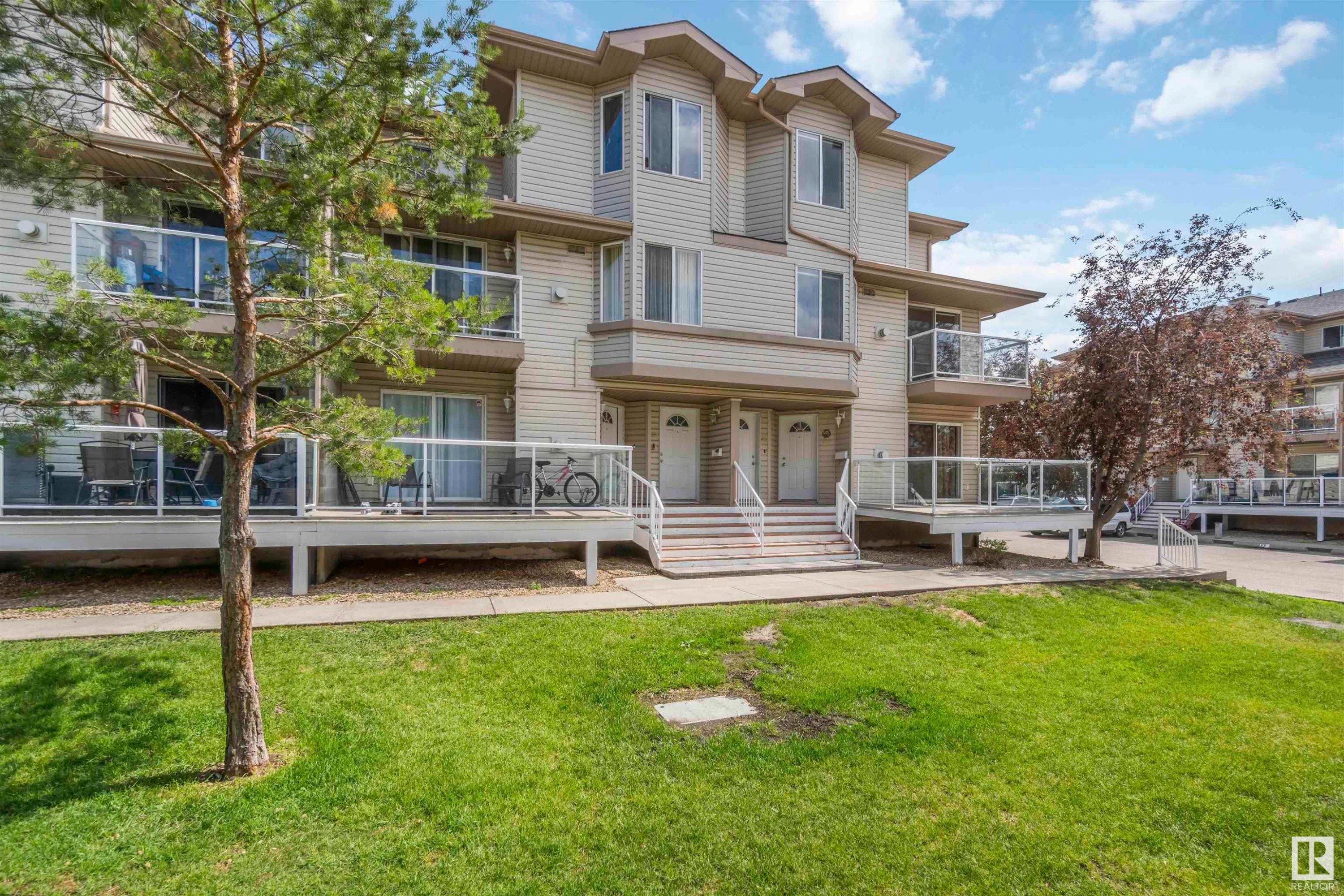 












25 2505 42 Street

,
Edmonton,




AB
T6L 7G8

