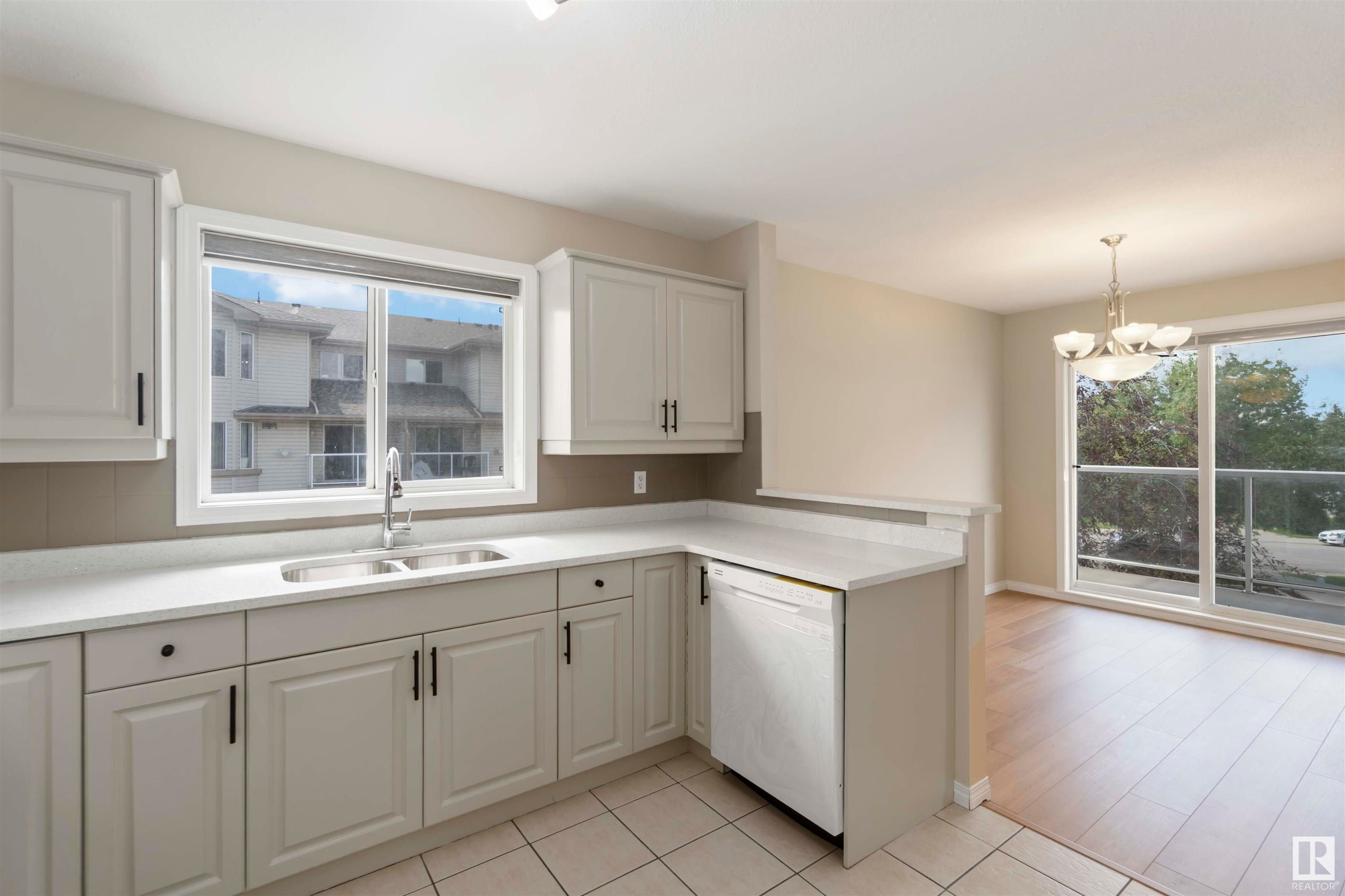 












25 2505 42 Street

,
Edmonton,




AB
T6L 7G8

