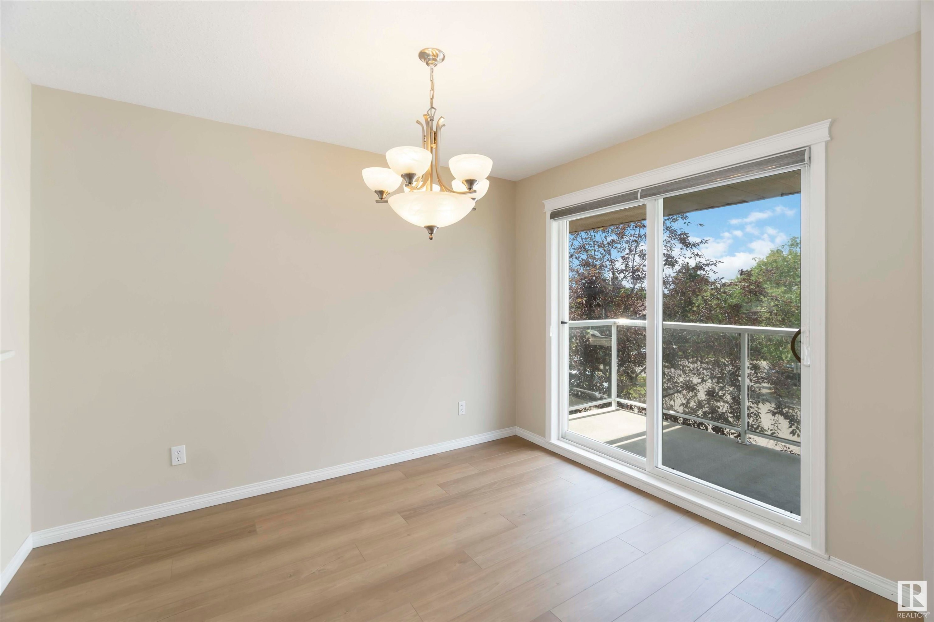 












25 2505 42 Street

,
Edmonton,




AB
T6L 7G8


