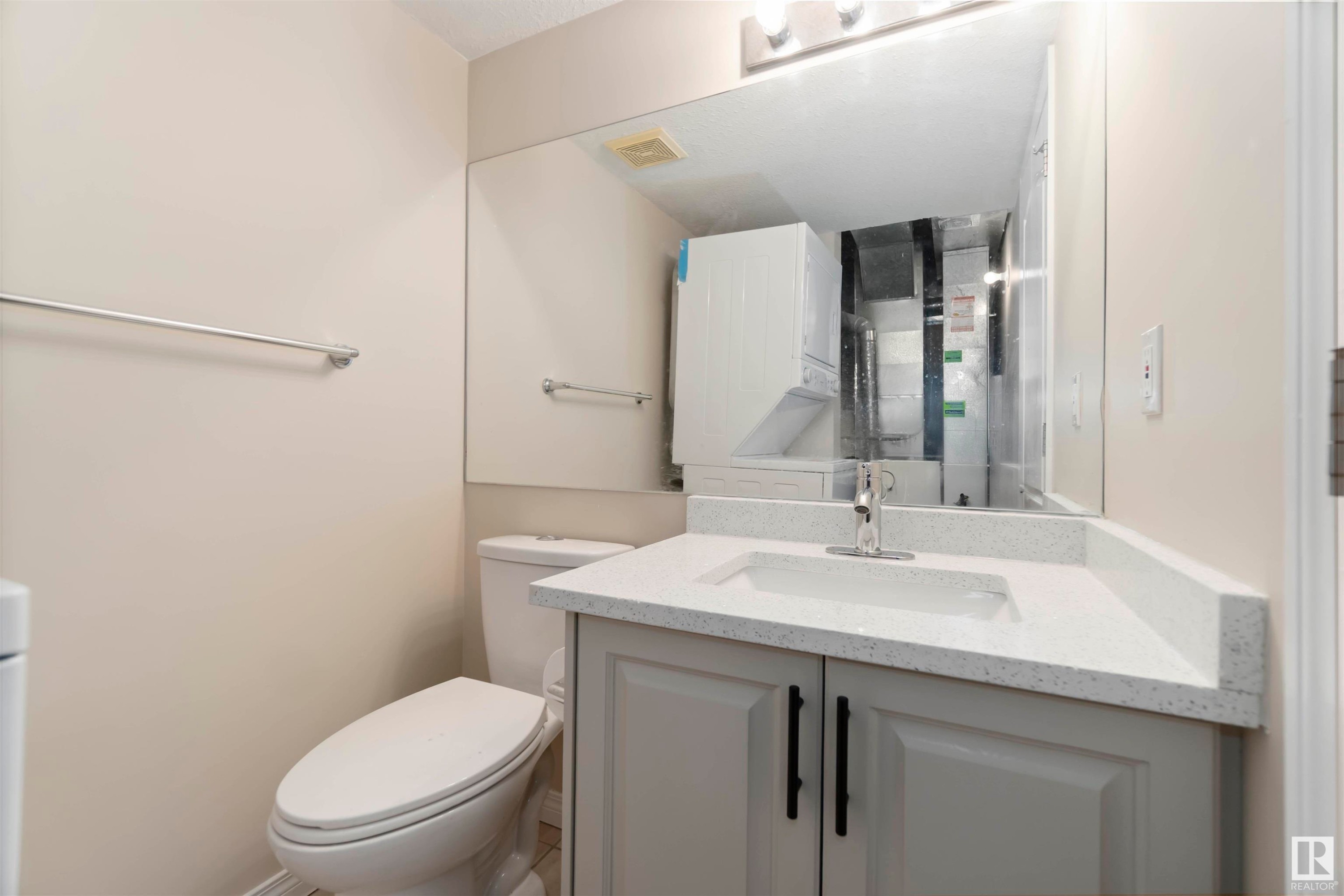 












25 2505 42 Street

,
Edmonton,




AB
T6L 7G8


