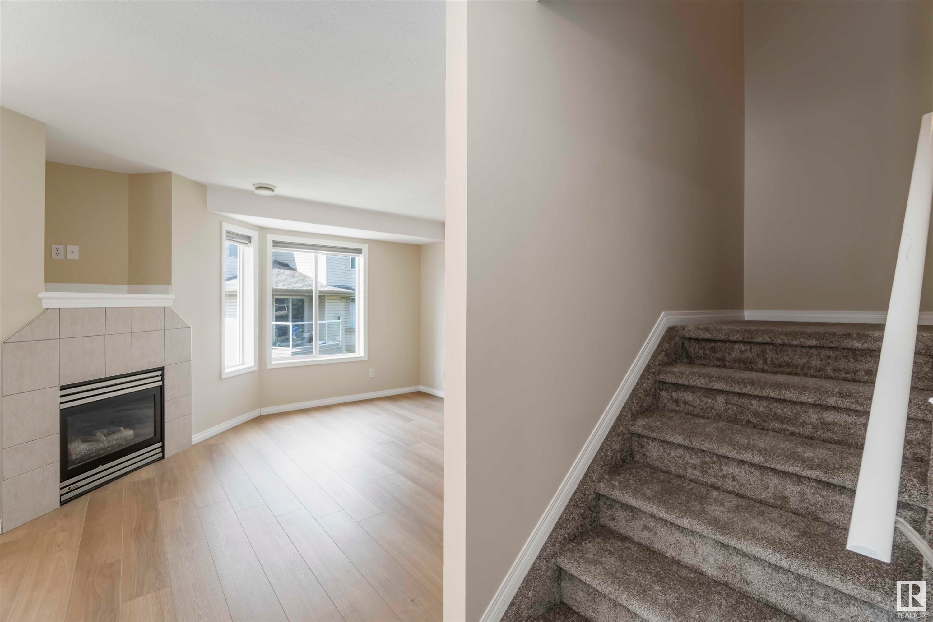 












25 2505 42 Street

,
Edmonton,




AB
T6L 7G8


