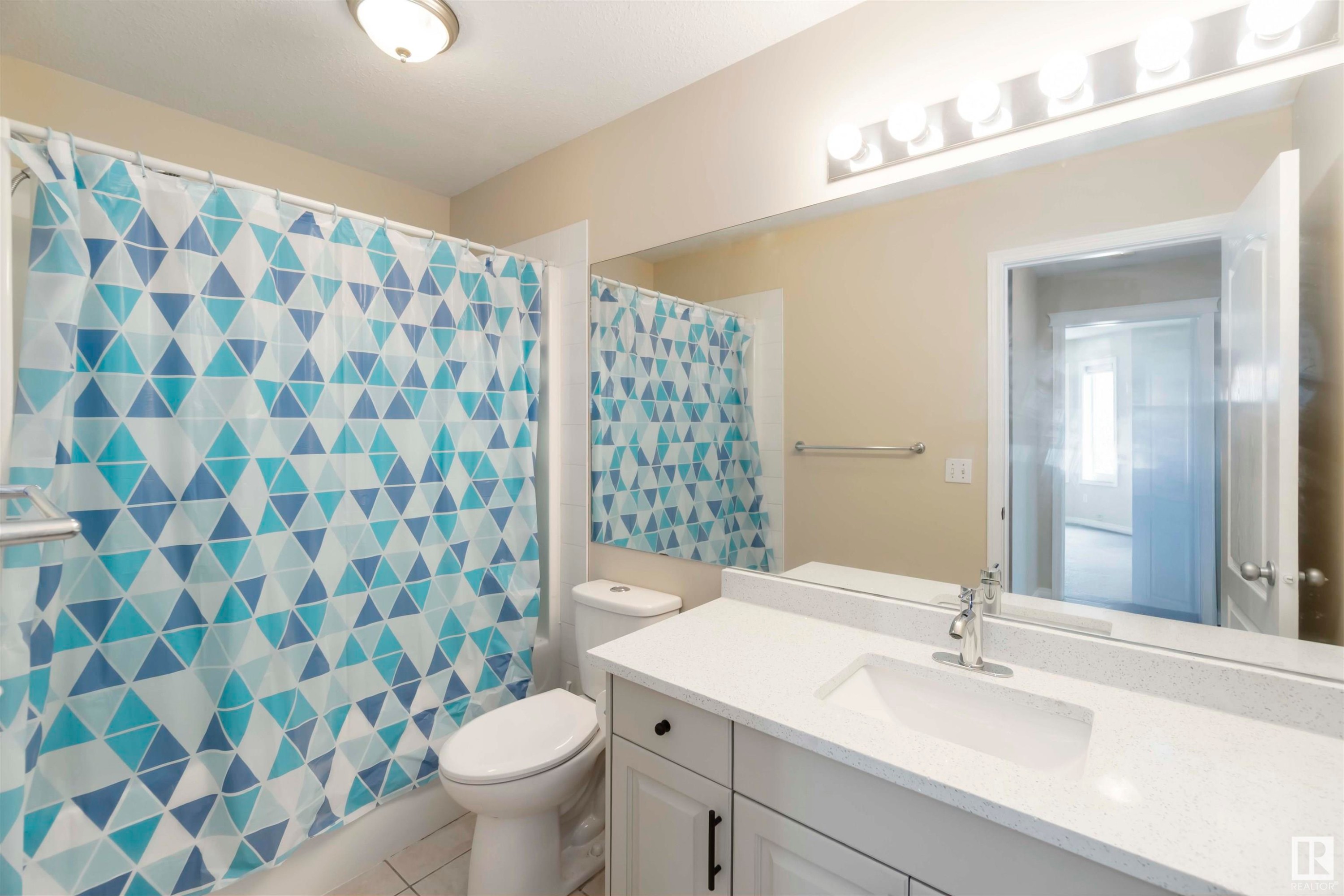 












25 2505 42 Street

,
Edmonton,




AB
T6L 7G8

