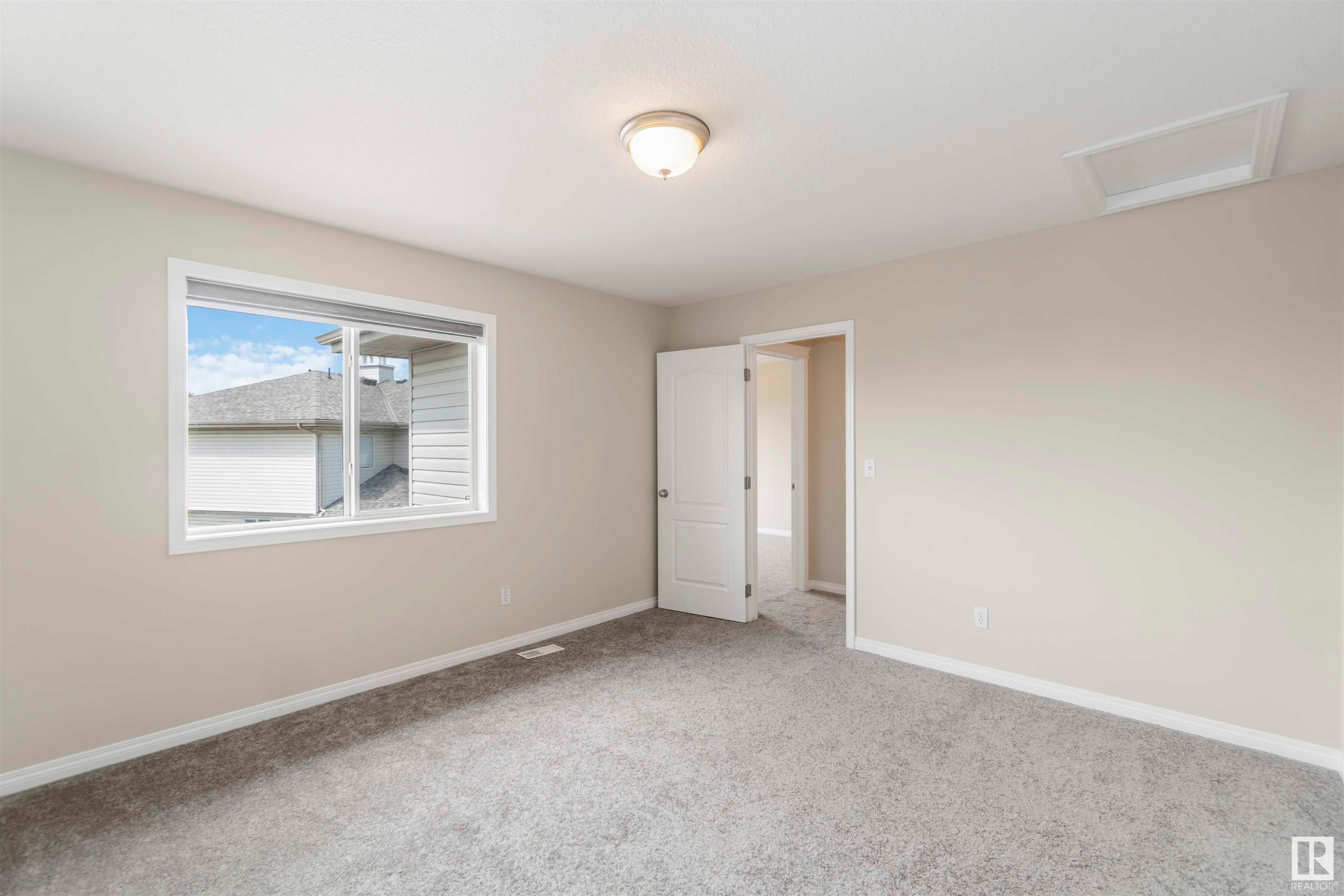 












25 2505 42 Street

,
Edmonton,




AB
T6L 7G8

