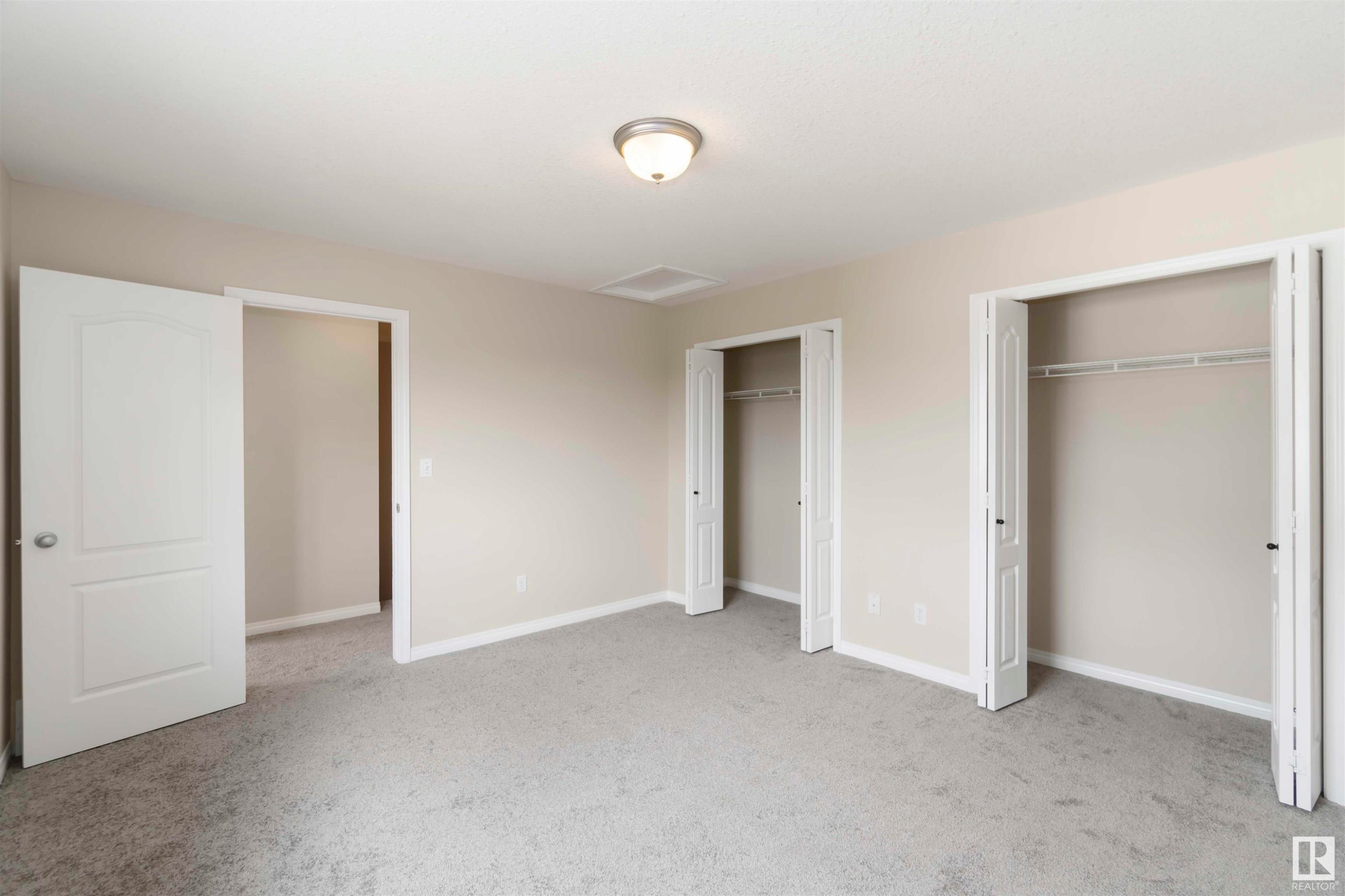 












25 2505 42 Street

,
Edmonton,




AB
T6L 7G8

