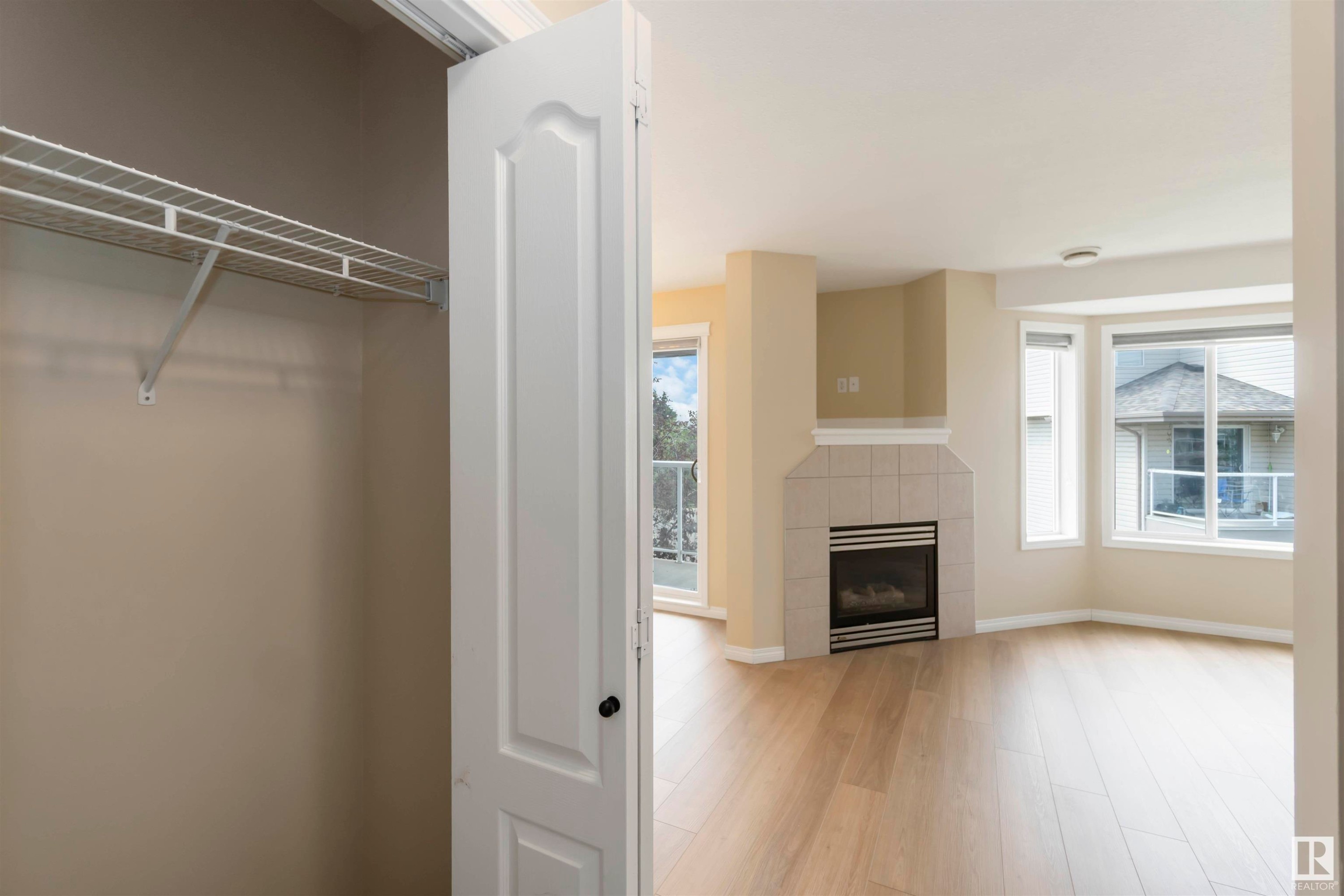 












25 2505 42 Street

,
Edmonton,




AB
T6L 7G8

