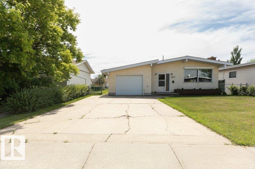 












9815 97 Street

,
Westlock,




AB
T7P 2A4

