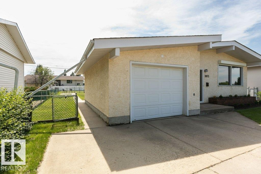












9815 97 Street

,
Westlock,




AB
T7P 2A4

