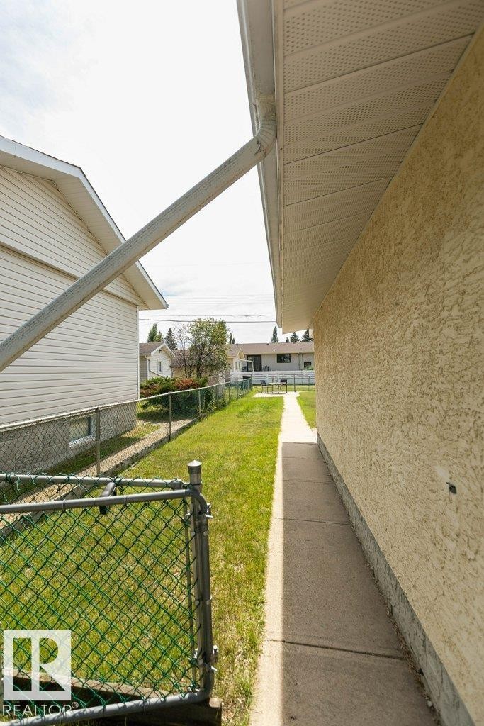 












9815 97 Street

,
Westlock,




AB
T7P 2A4

