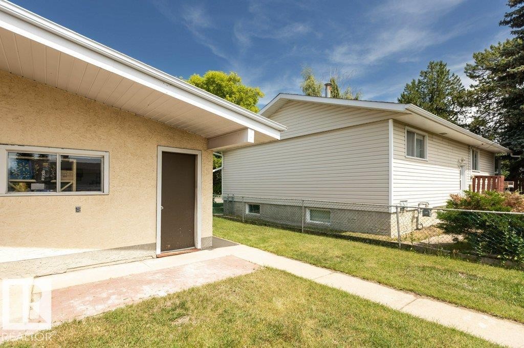 












9815 97 Street

,
Westlock,




AB
T7P 2A4

